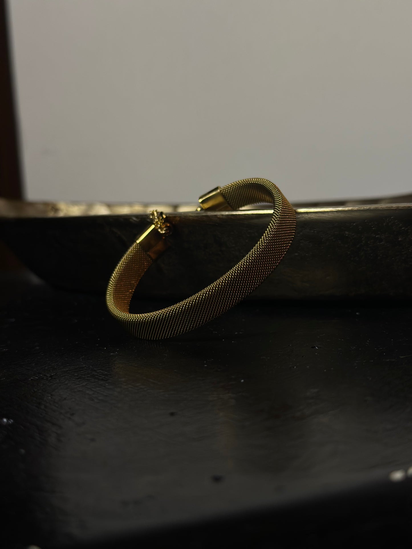 BRACCIALE RIGIDO MONACO - ORO