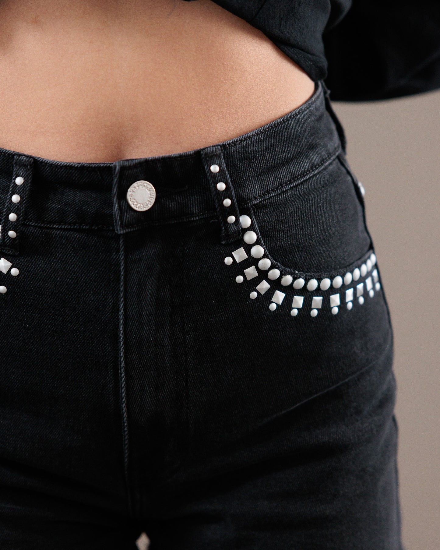 SHORTS DENIM BLACK CON BORCHIE - 3293