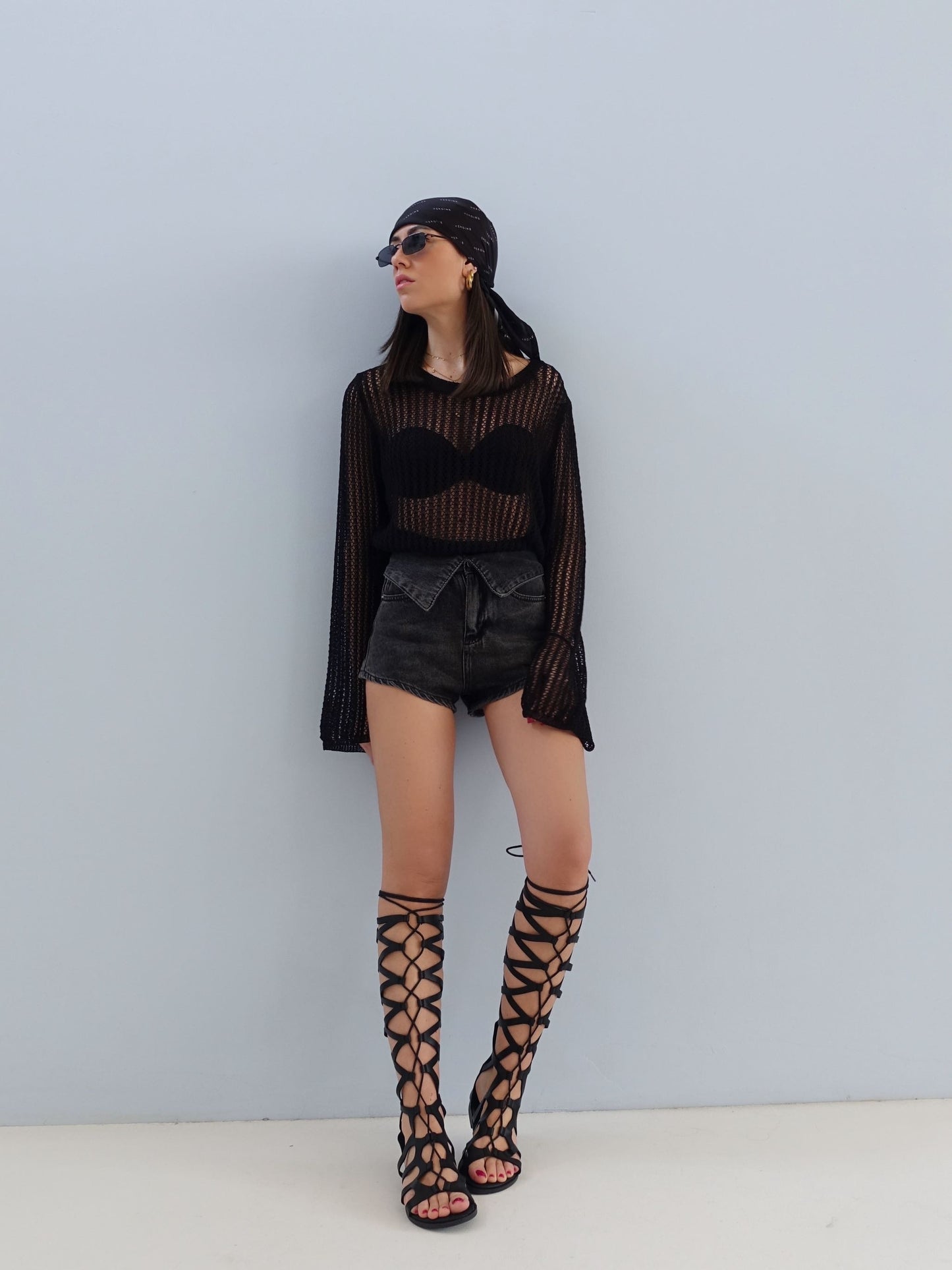 SHORTS DENIM CON CINTURA E RISVOLTO - NERO 8673