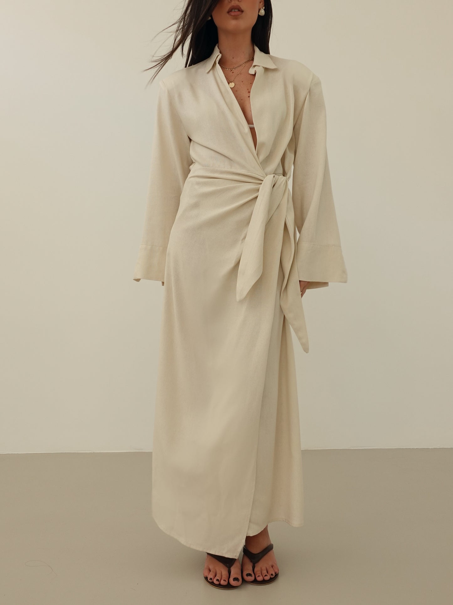 VESTITO IN MISTO LINO A PORTAFOGLIO CON SPALLINE - BEIGE 59267