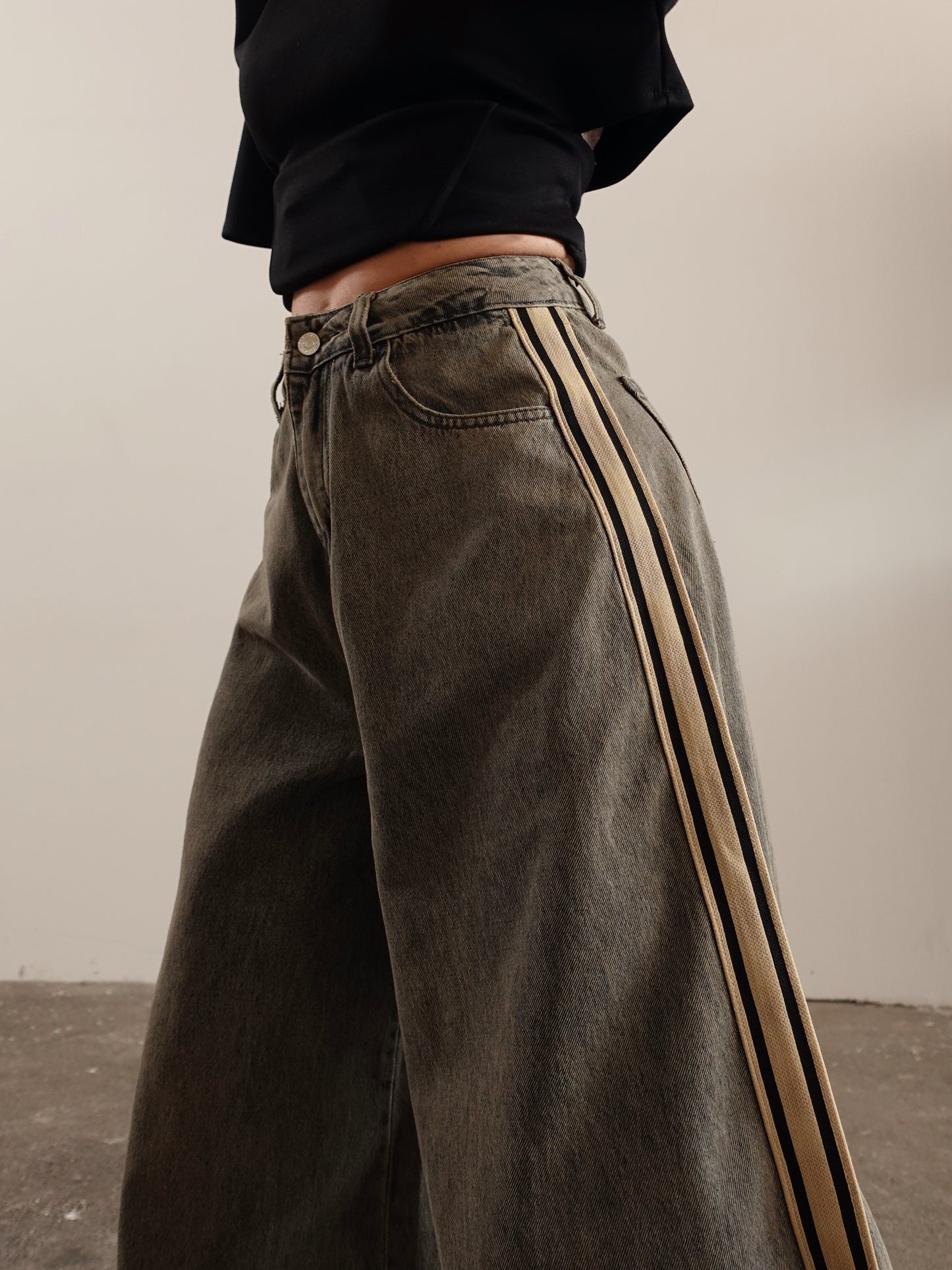 JEANS BAGGY CON BANDE LATERALI - BEIGE SABBIATO 32016
