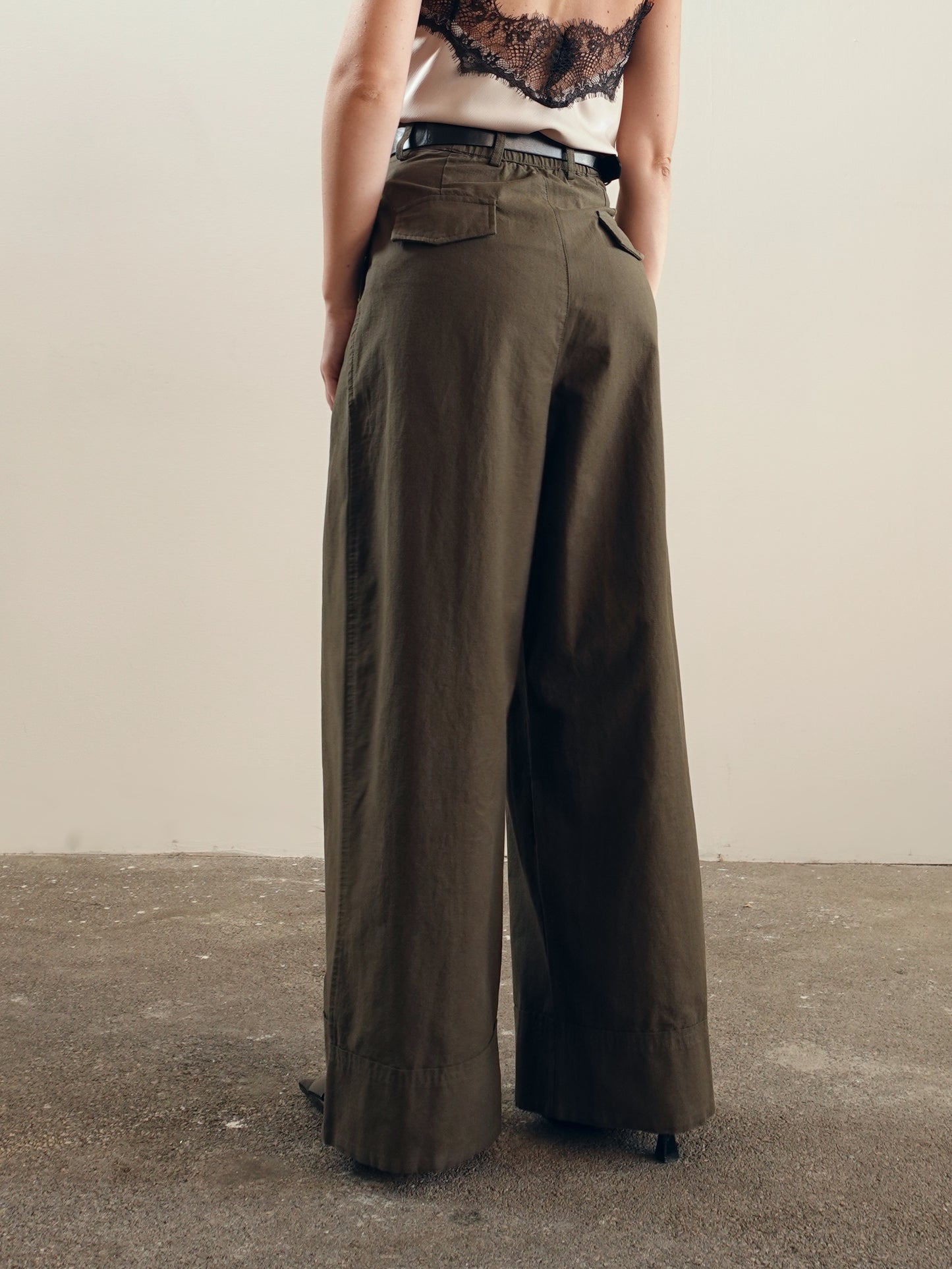 PANTALONI IN COTONE A PALAZZO CON CINTURA - VERDE 14740