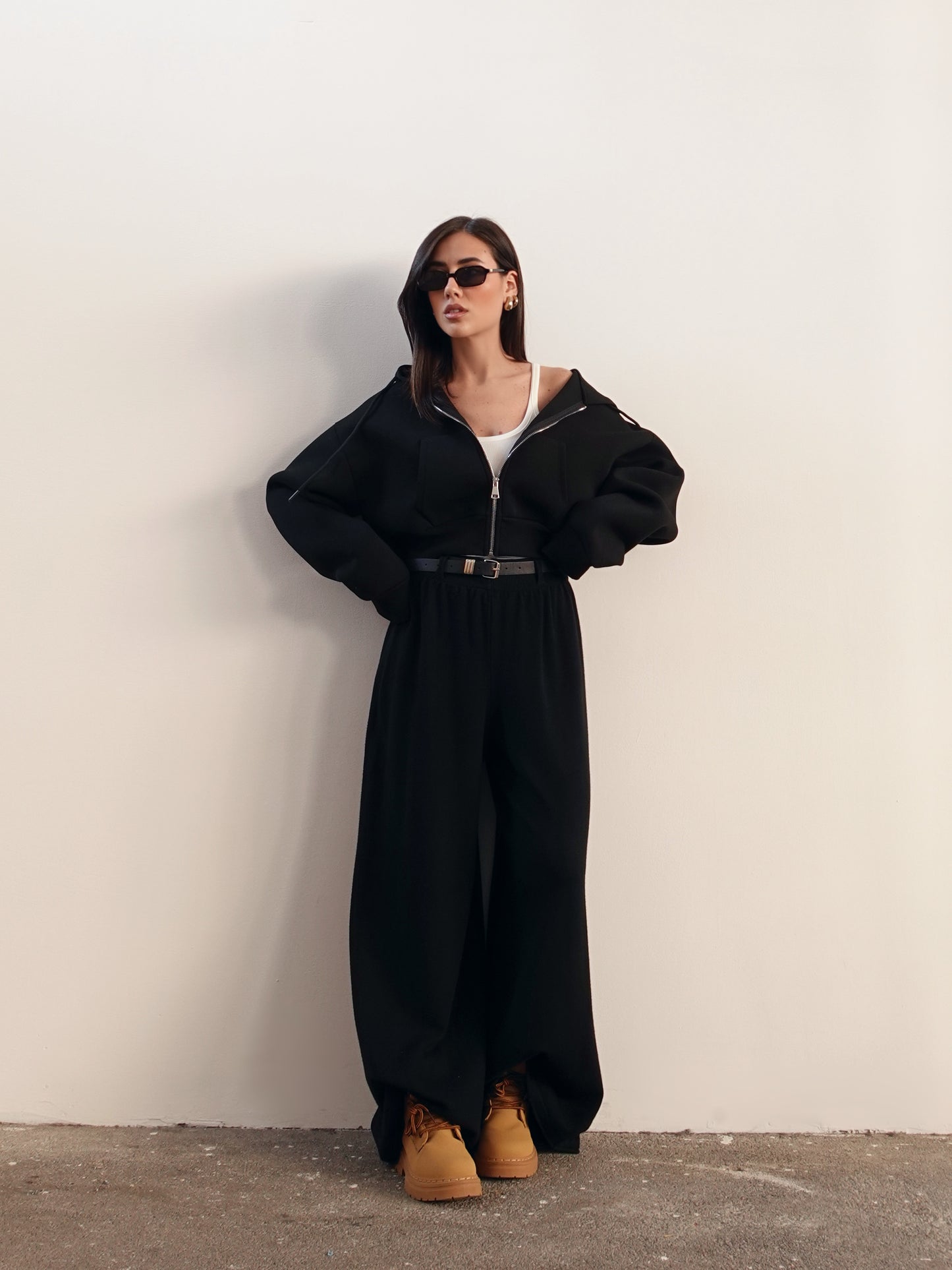 FELPA CROP CON CAPPUCCIO - NERO 1905