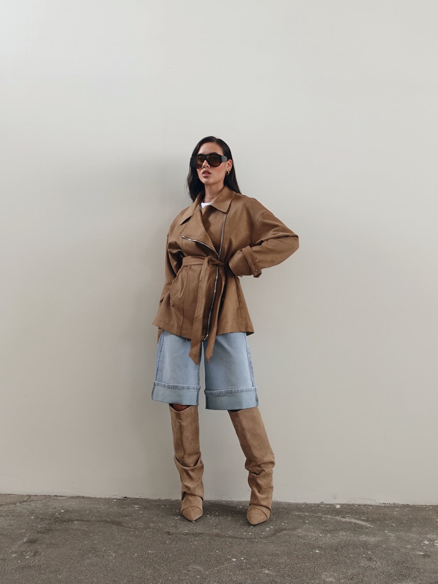 GIACCA SCAMOSCIATA CON CINTURA - CAMEL 160391