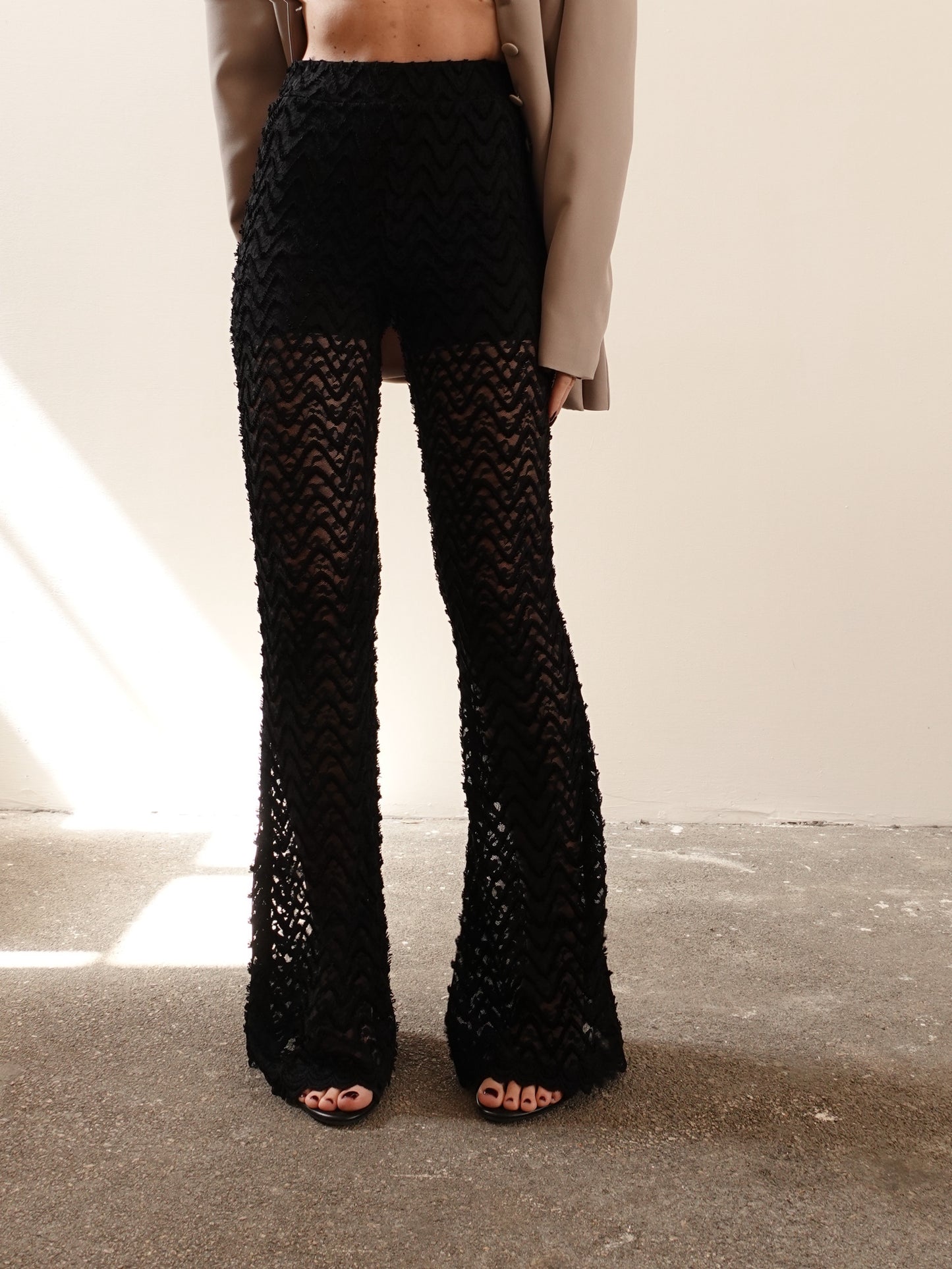 PANTALONI WAVES IN PIZZO - NERO 8682