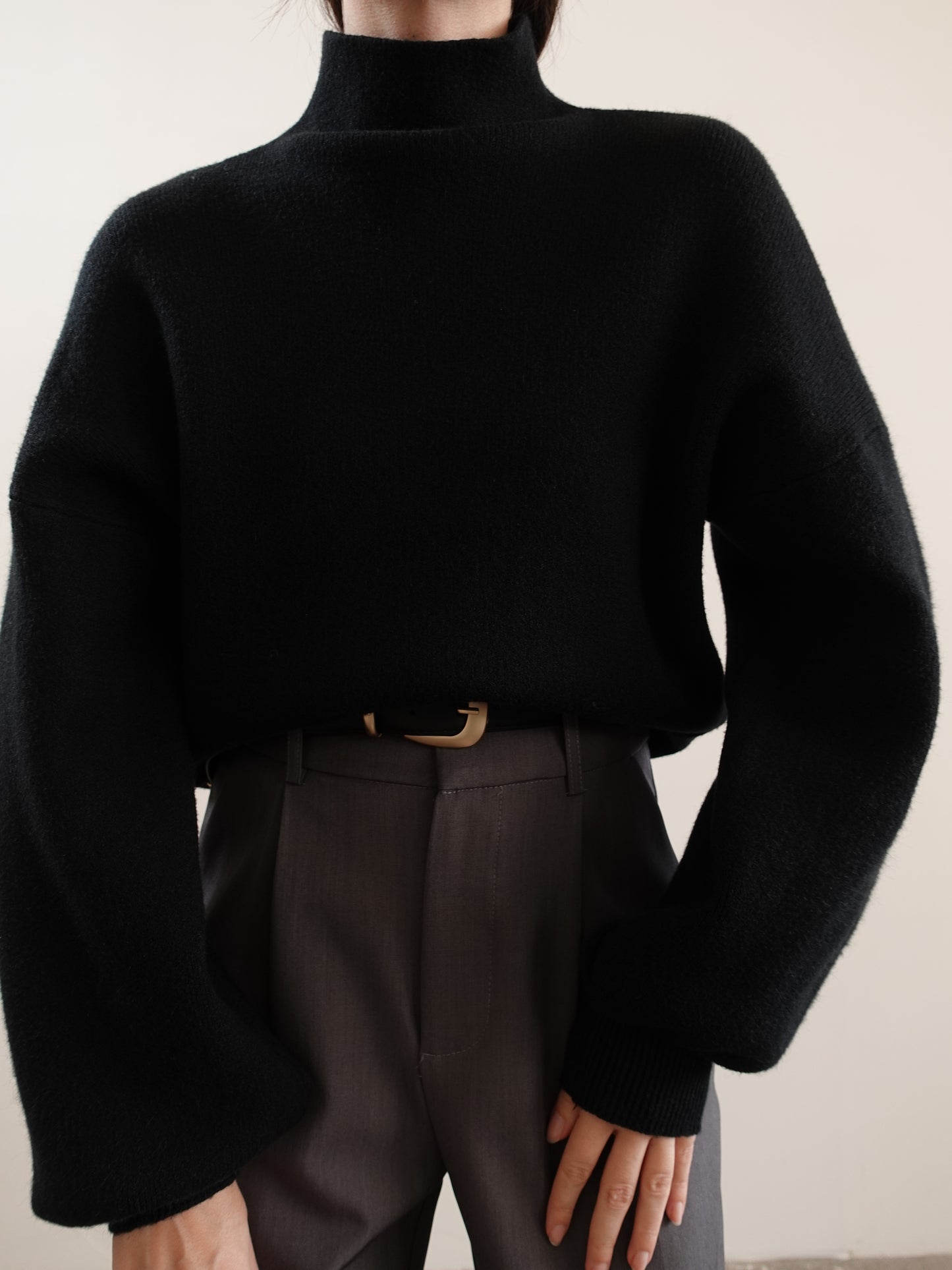 MAGLIONCINO MEZZO COLLO CON MANICA A SBUFFO - NERO 5179