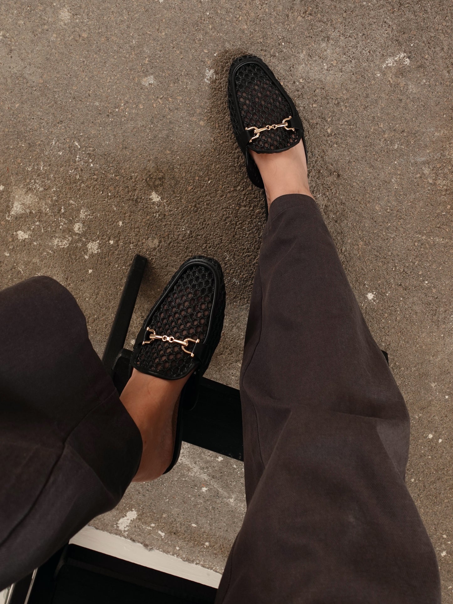 SLIPPERS IN RAFIA - NERO RY56