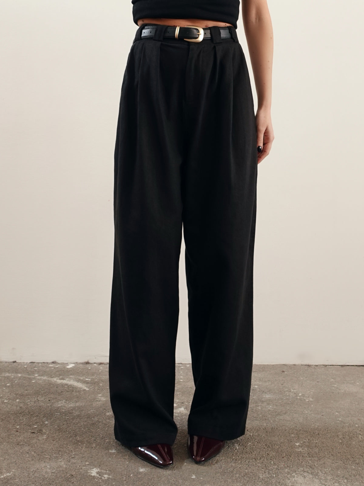 PANTALONI CARROT FIT CON CINTURA - NERO 14737