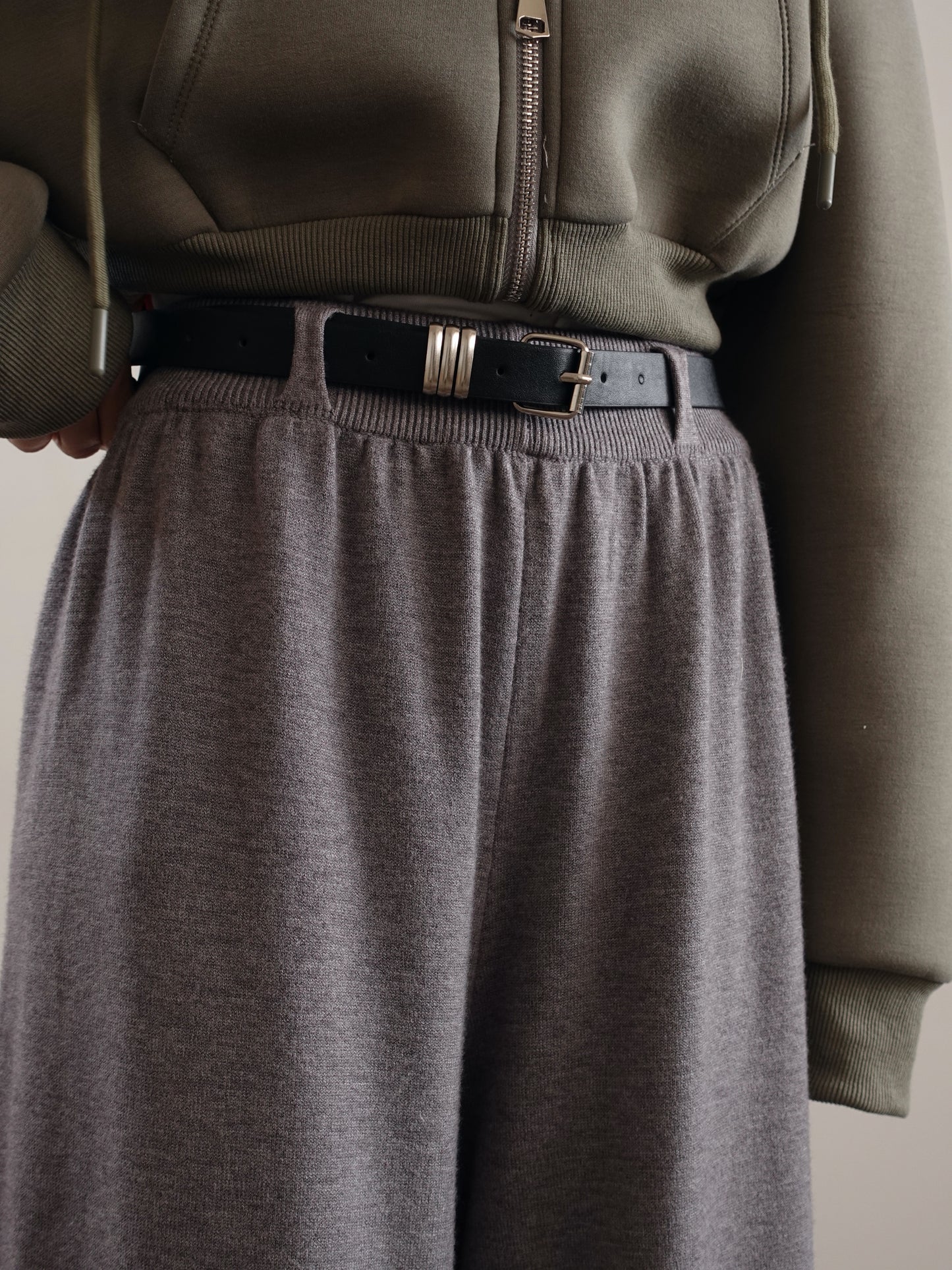 PANTALONI IN MAGLIA WIDE LEG CON CINTURA - GRIGIO 15674