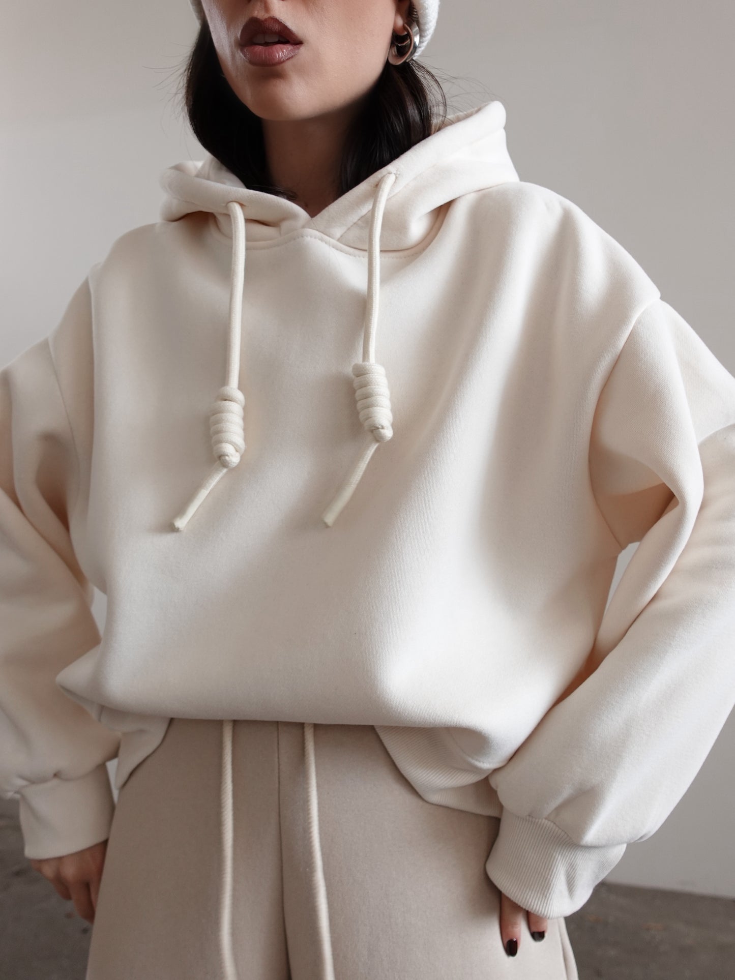 FELPA PHOENIX CON CAPPUCCIO - BURRO 3703