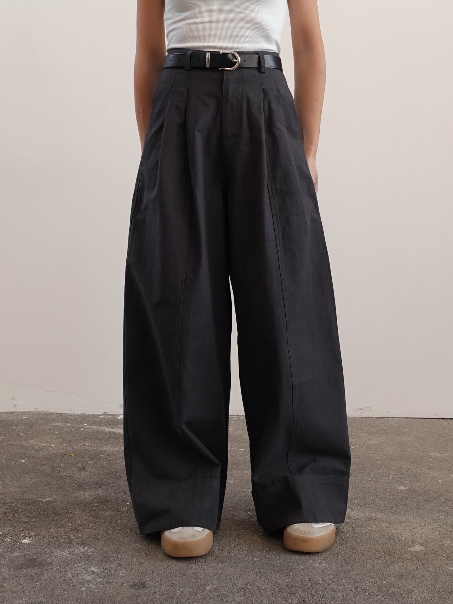 PANTALONI IN COTONE A PALAZZO CON CINTURA - GRIGIO 14740