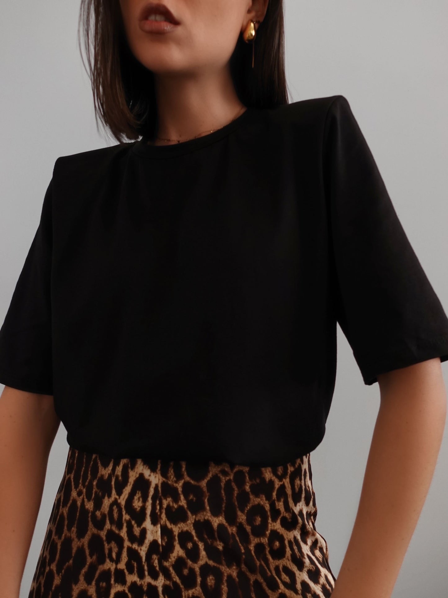 T-SHIRT BASIC CON SPALLINE - NERO 93755