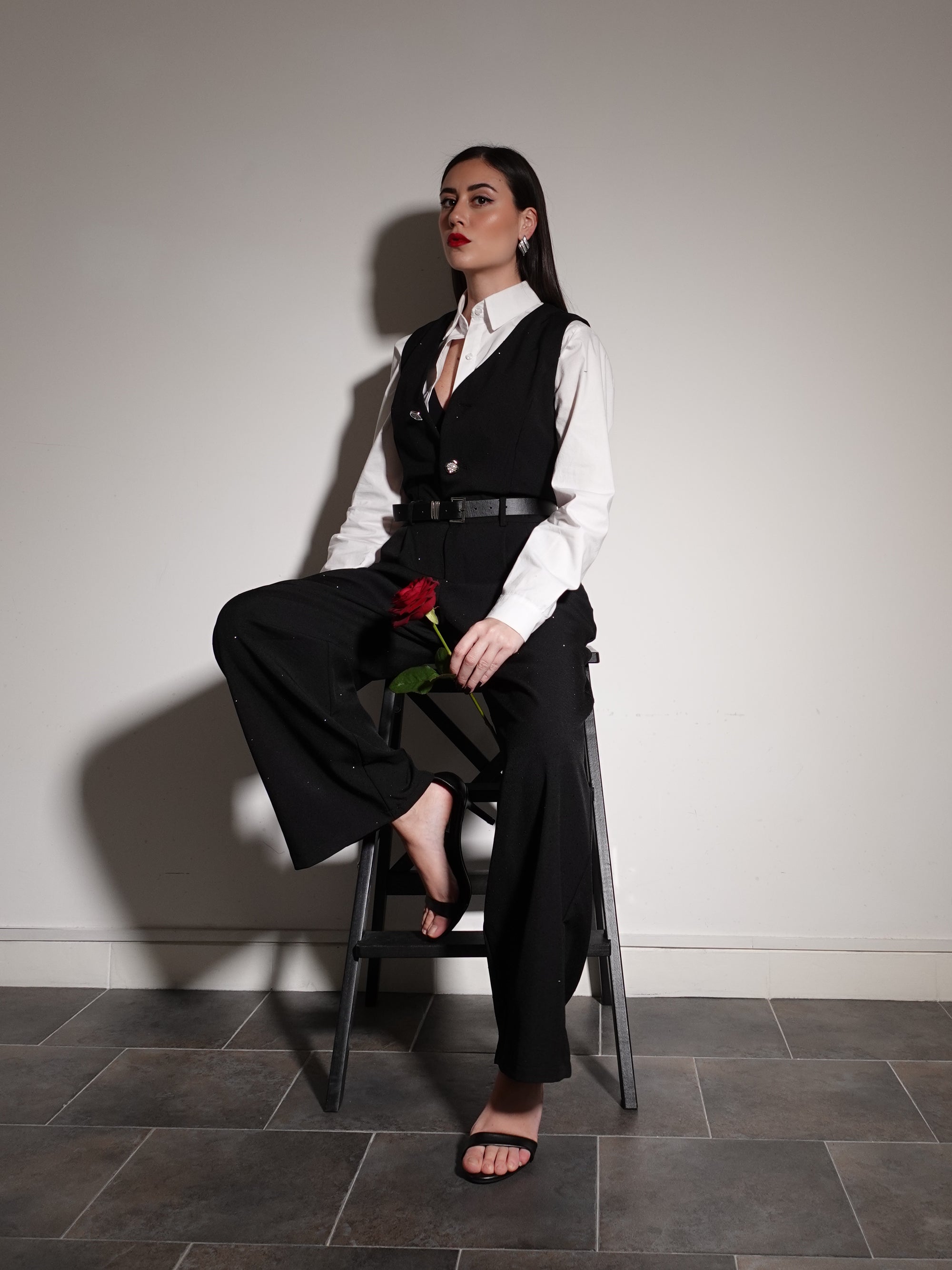 JUMPSUIT CON STRASS E CINTURINO - NERO 8711