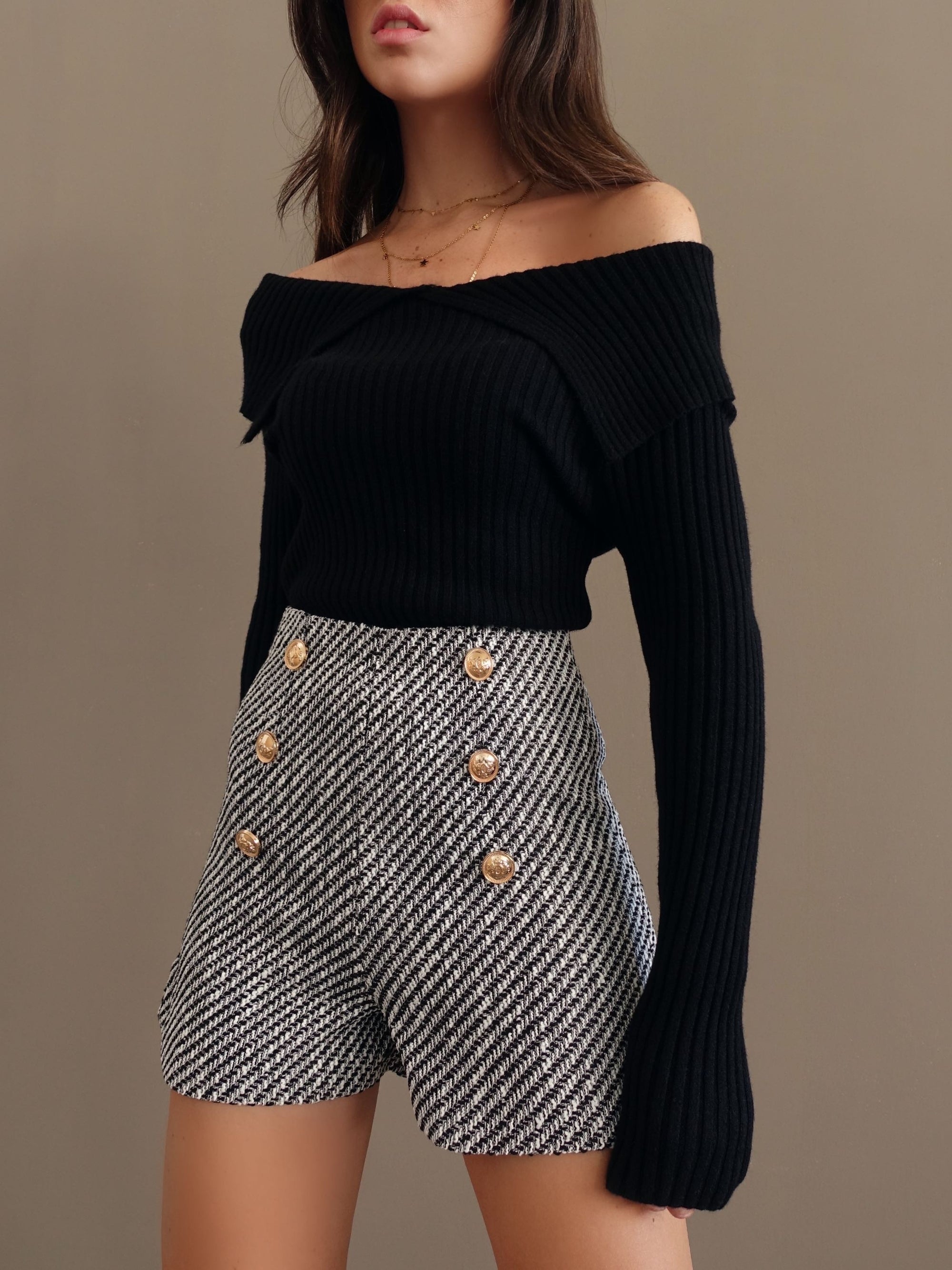 SHORTS IN TWEED CON BOTTONI ORO - BIANCO-NERO 4935