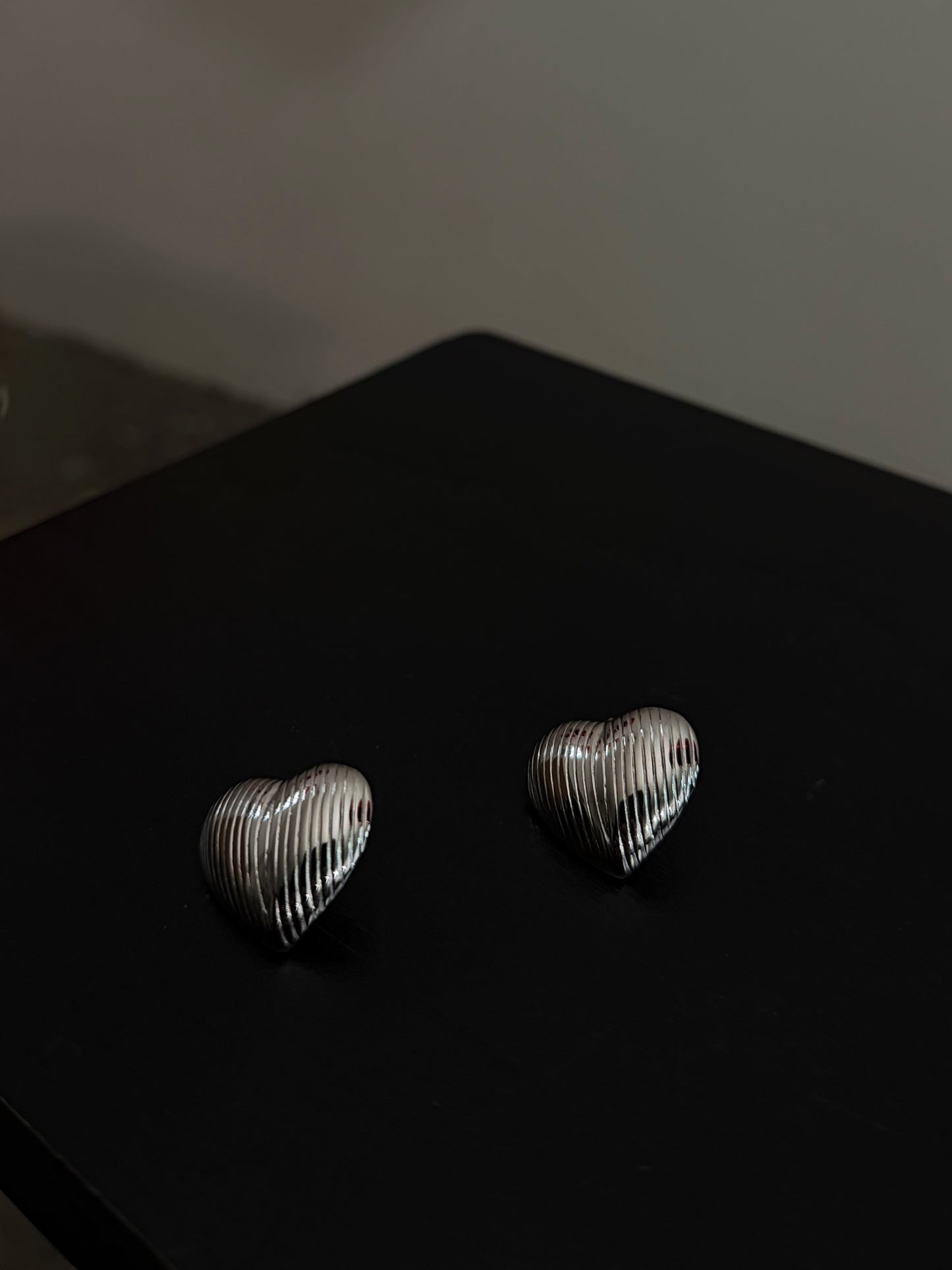 ORECCHINI HEART ZIGRINATI - ARGENTO