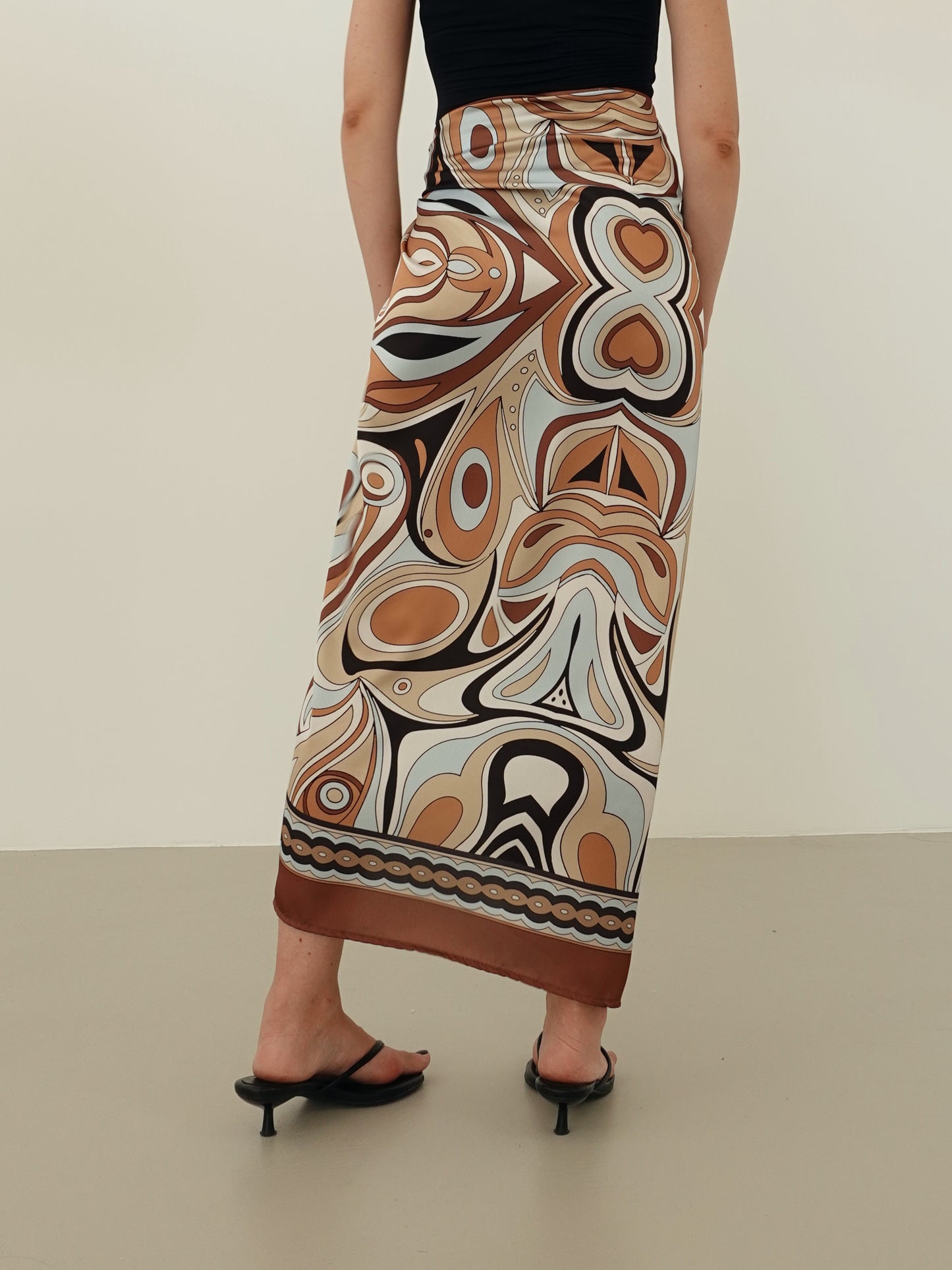 GONNA LUNGA ABSTRACT - MARRONE 131301