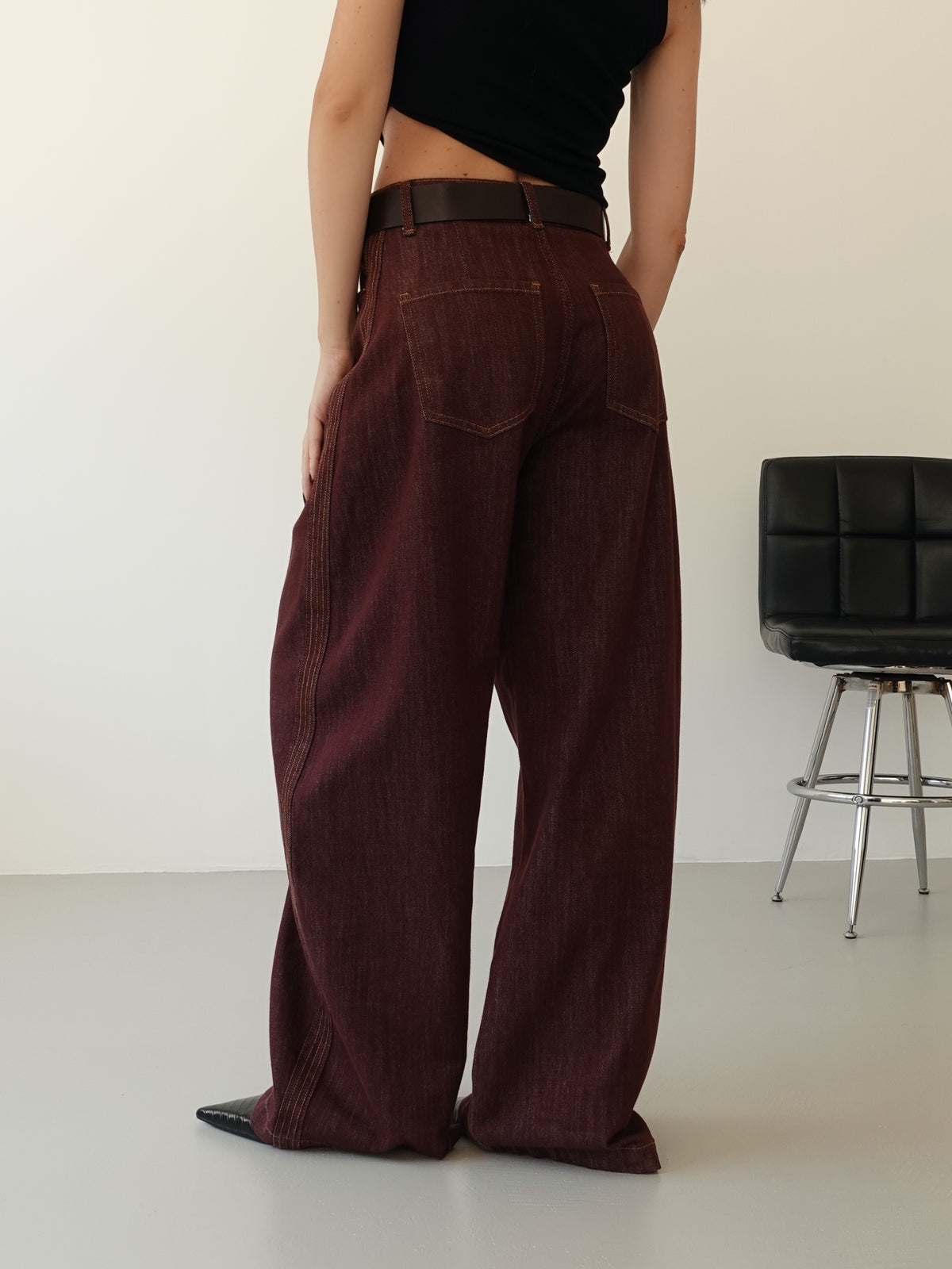 JEANS BALLOON COLOR CON CINTURA - BURGUNDY 32630