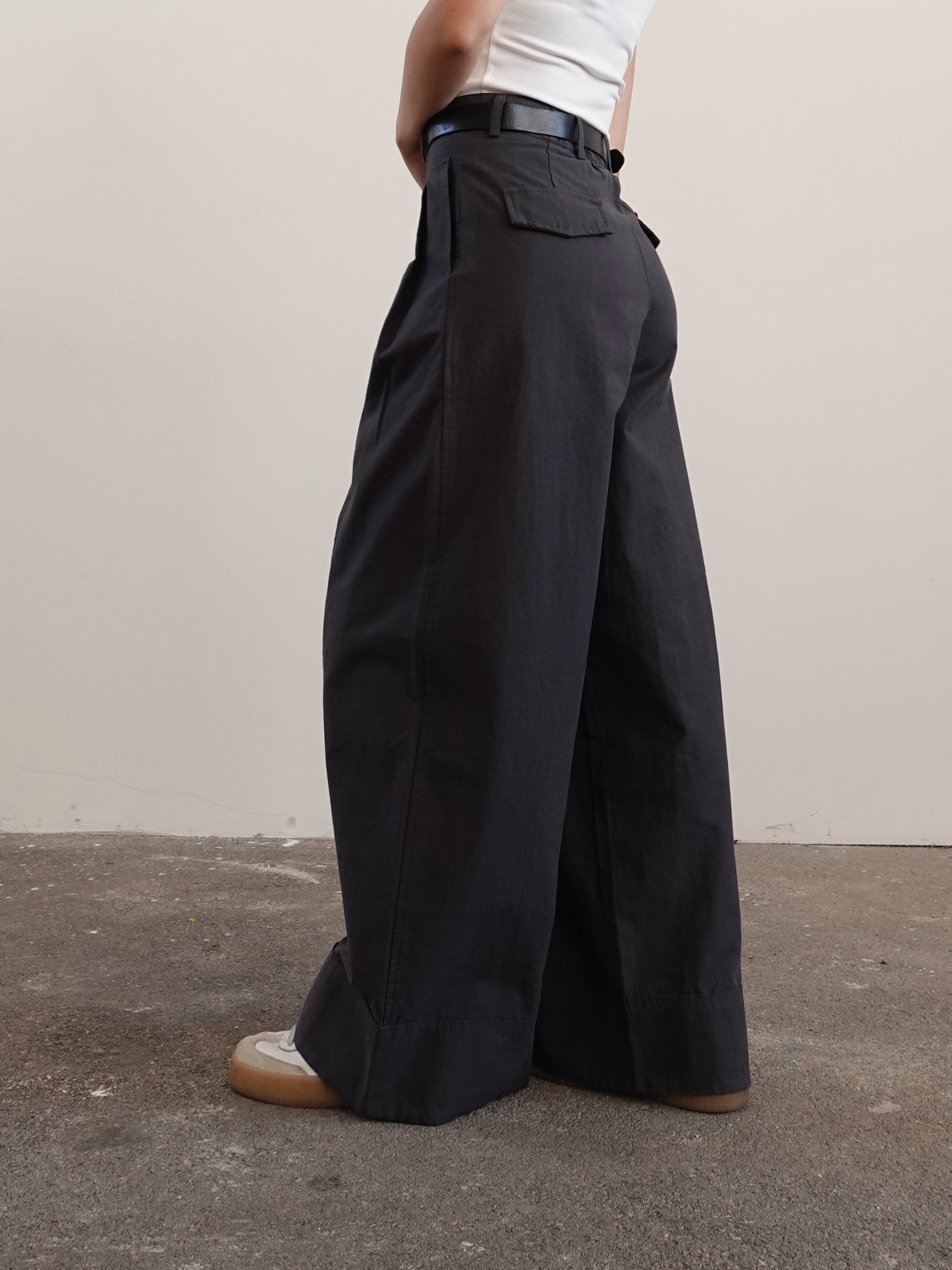 PANTALONI IN COTONE A PALAZZO CON CINTURA - GRIGIO 14740