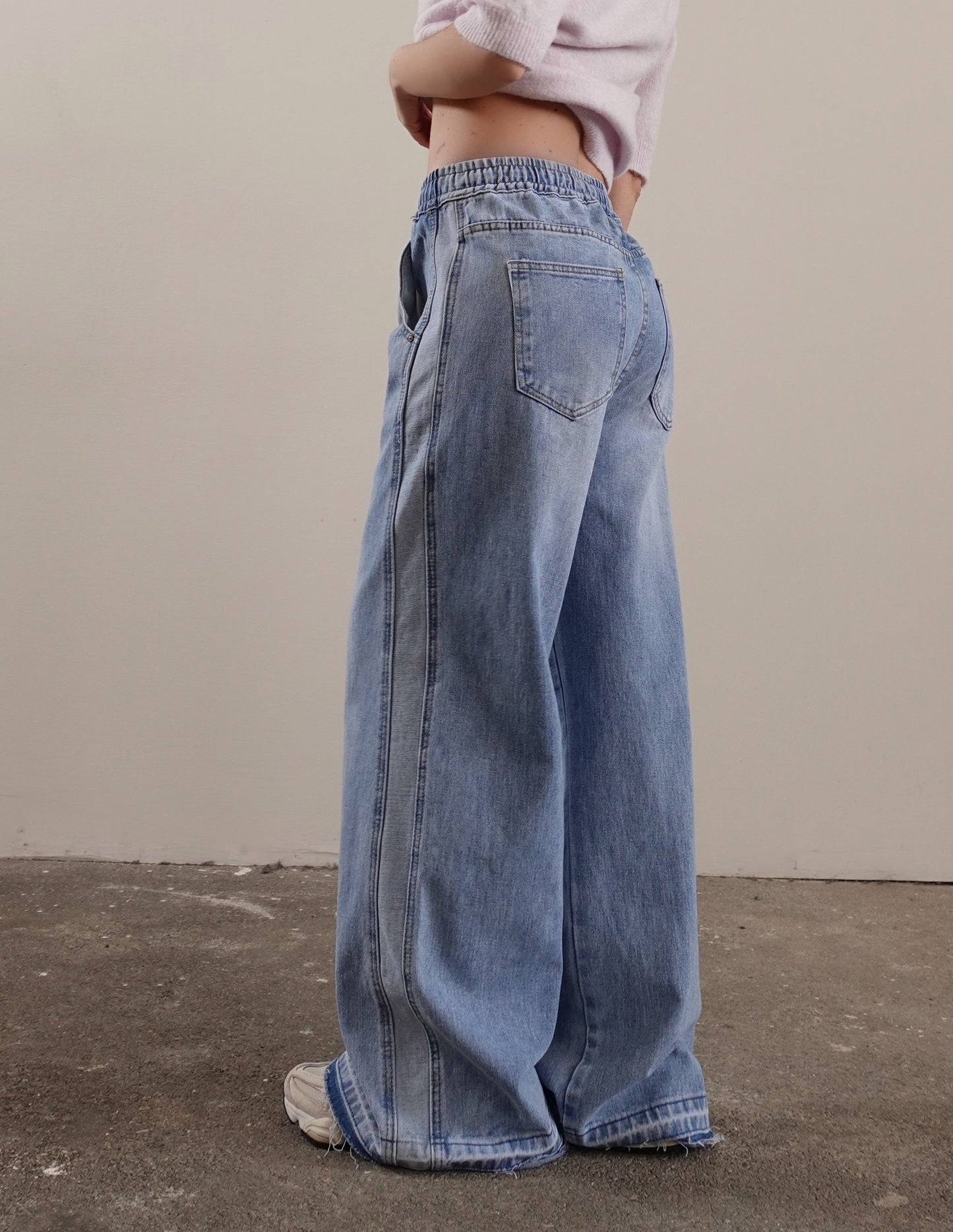 JOGGERS IN DENIM - LAVAGGIO CHIARO 010