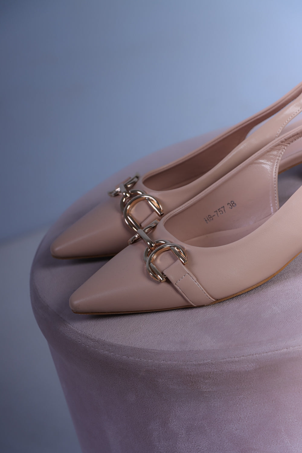 SLINGBACK CON FIBBIA ORO - NUDE 757