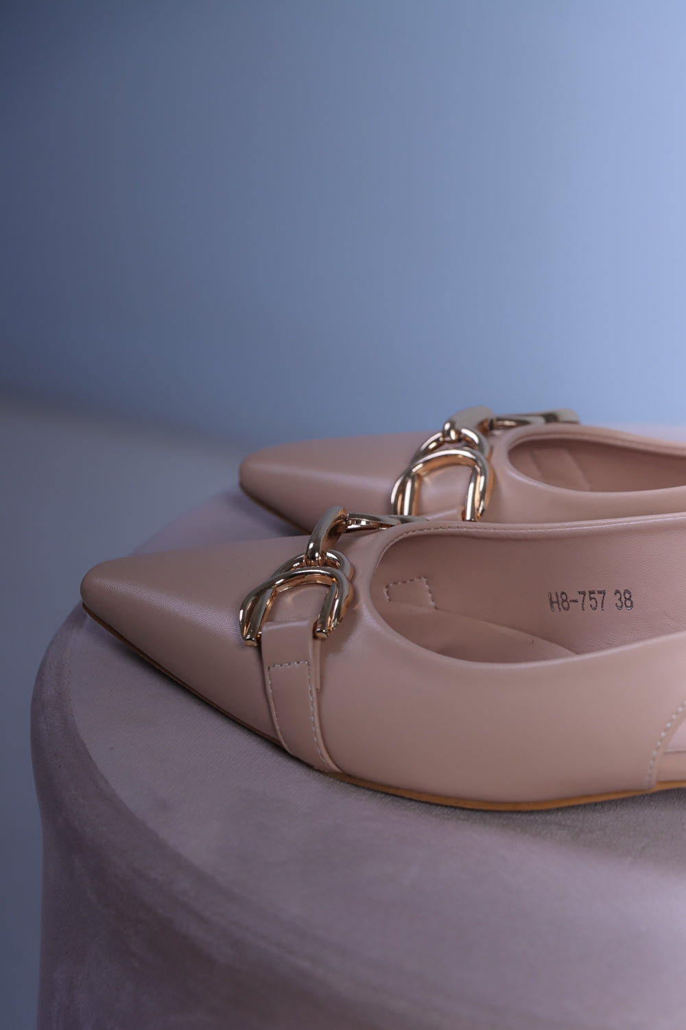 SLINGBACK CON FIBBIA ORO - NUDE 757