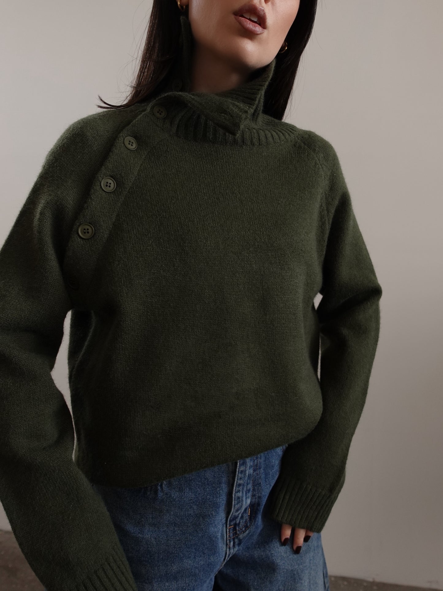 MAGLIONE COLLO ALTO CON BOTTONI (+ COLORI) 87736