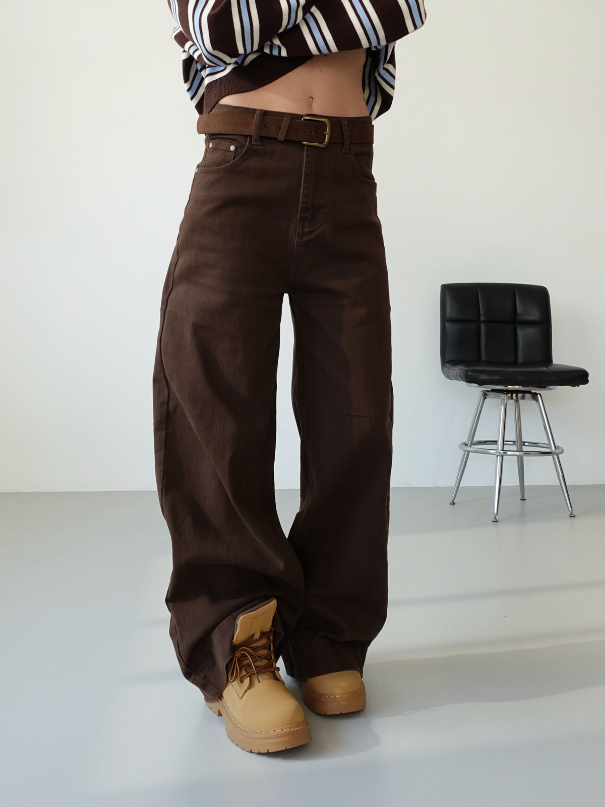 PANTALONI WIDE LEG CON CINTURA - MARRONE 202446