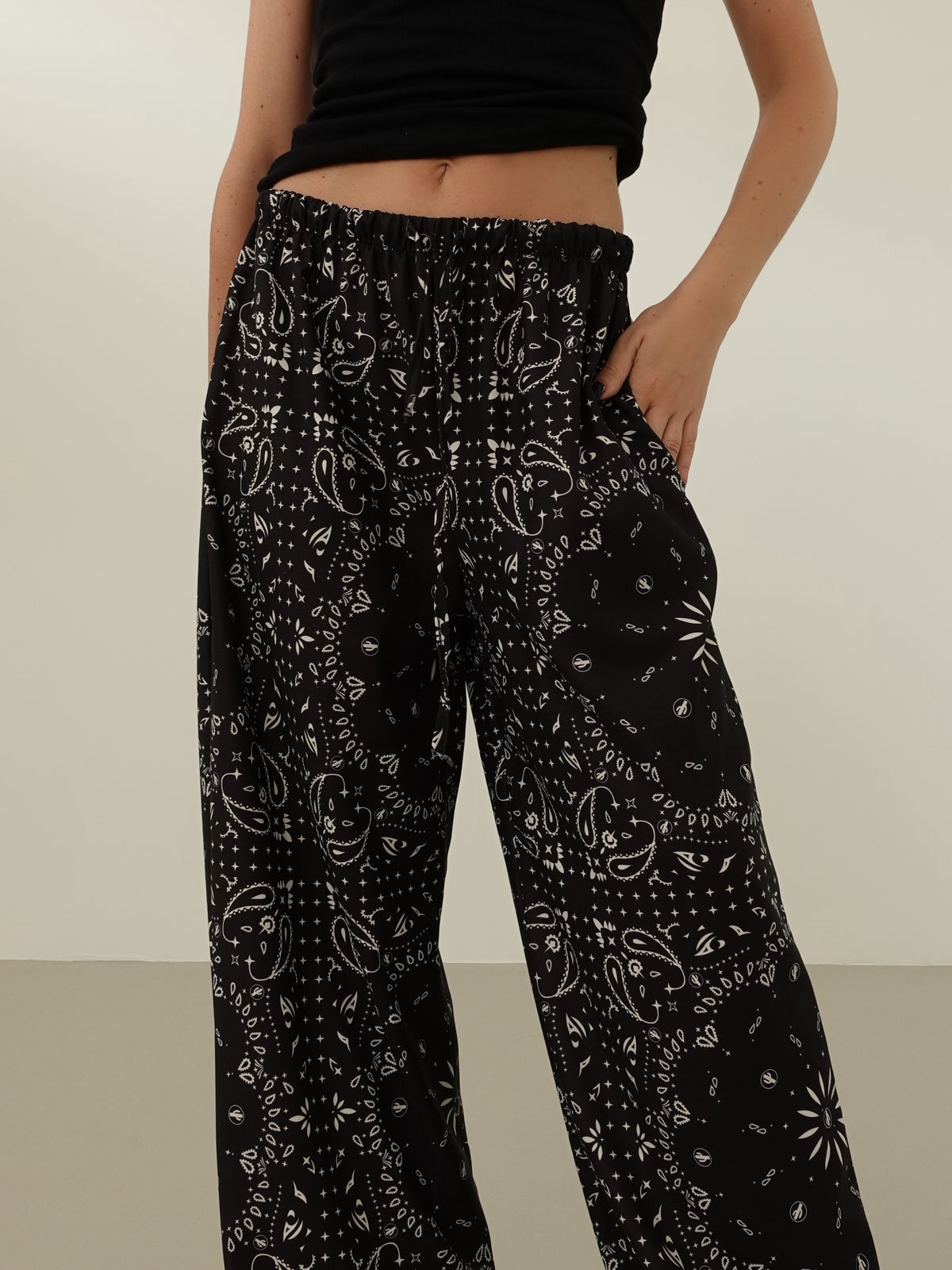 PANTALONI LEGGERI FANTASY - NERO 006414