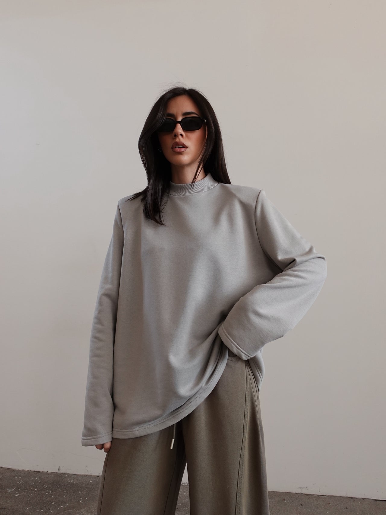 LONG-SLEEVE IN FELPA LEGGERA CON SPALLINE - GRIGIO CHIARO 3236