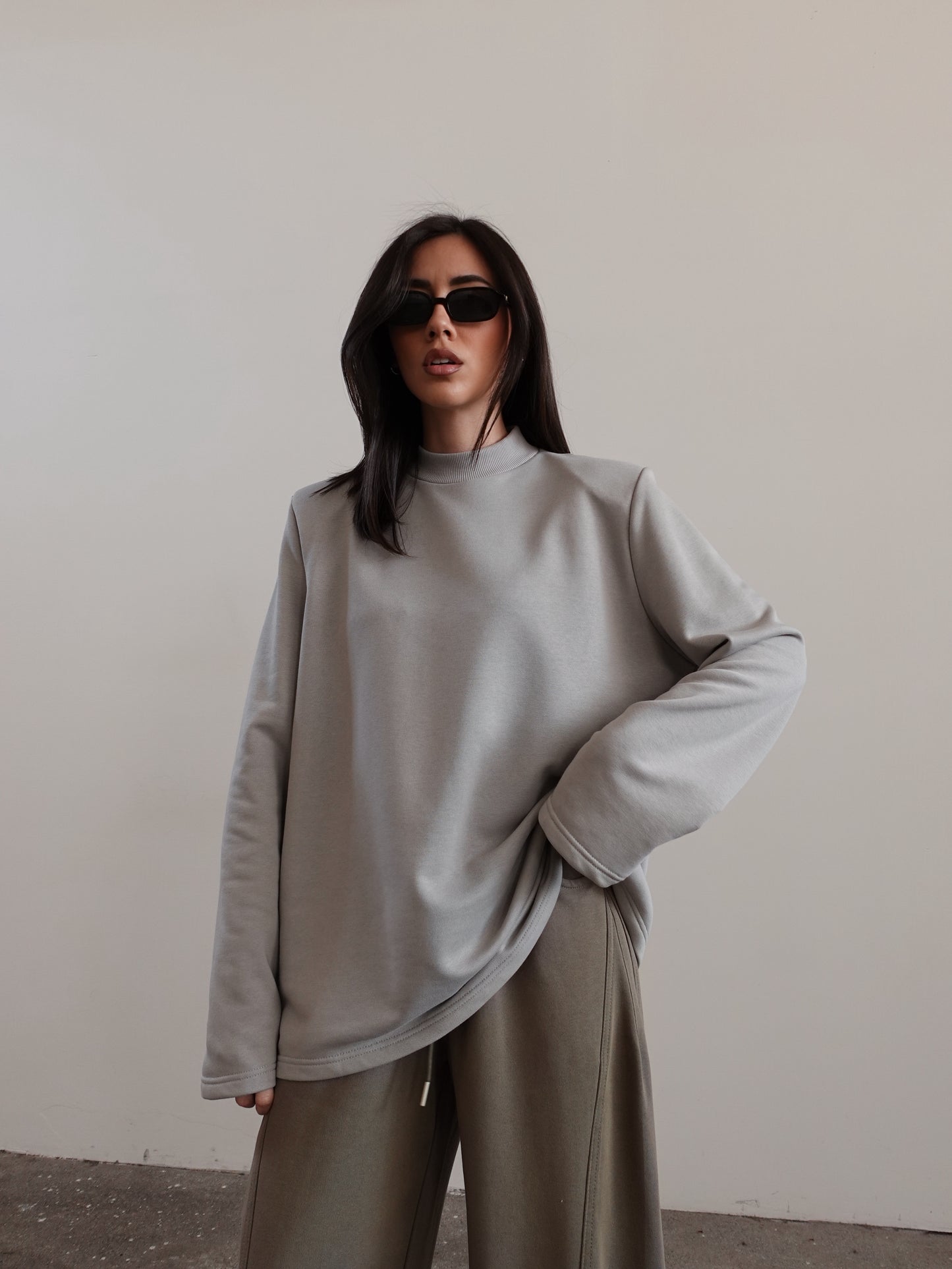 LONG-SLEEVE IN FELPA LEGGERA CON SPALLINE - GRIGIO CHIARO 3236