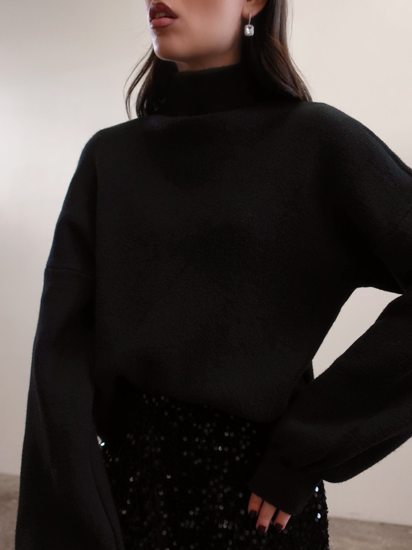 MAGLIONCINO MEZZO COLLO CON MANICA A SBUFFO - NERO 5179