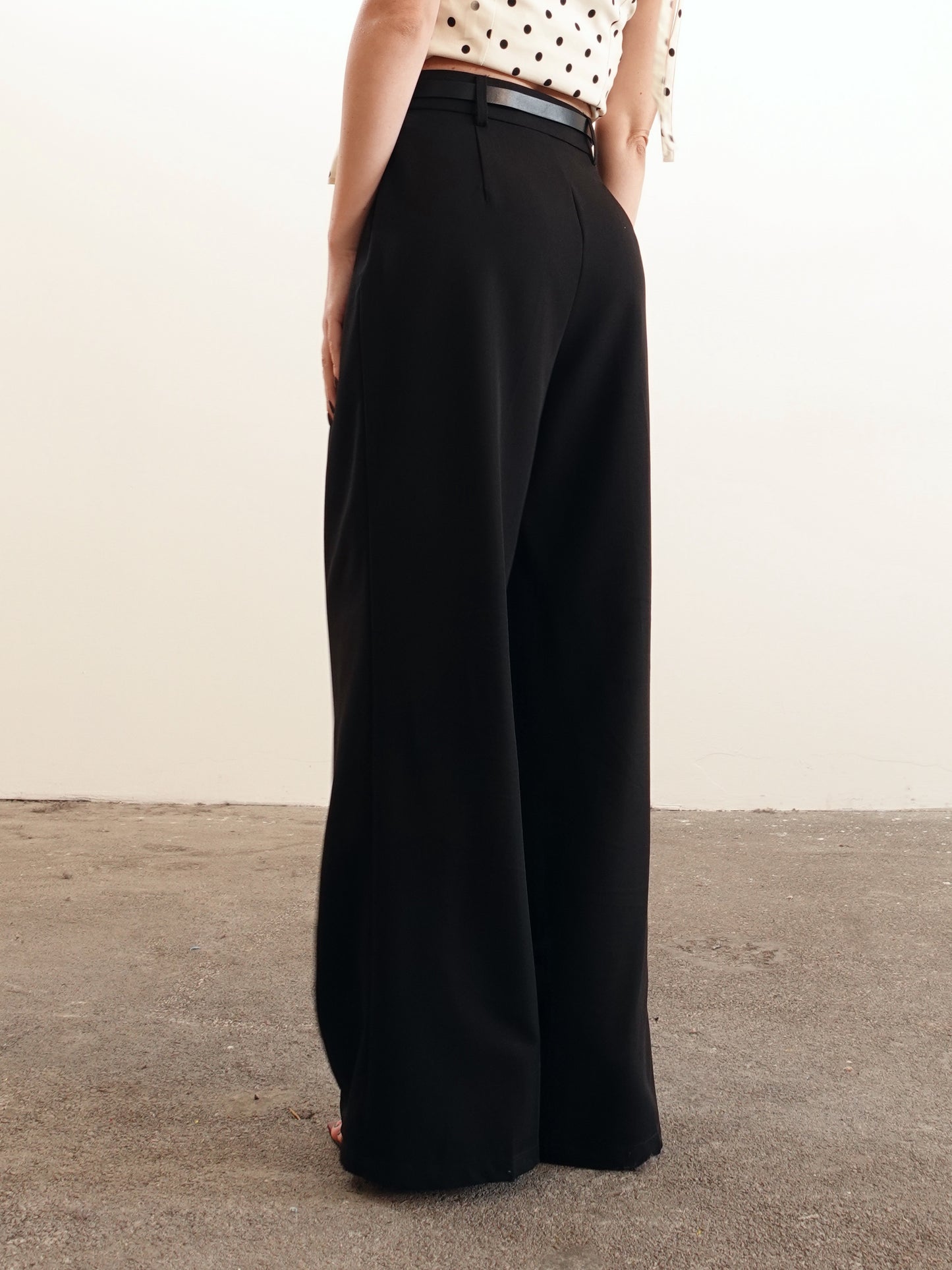 PANTALONI WIDE LEG CON CINTURA - NERO 16088