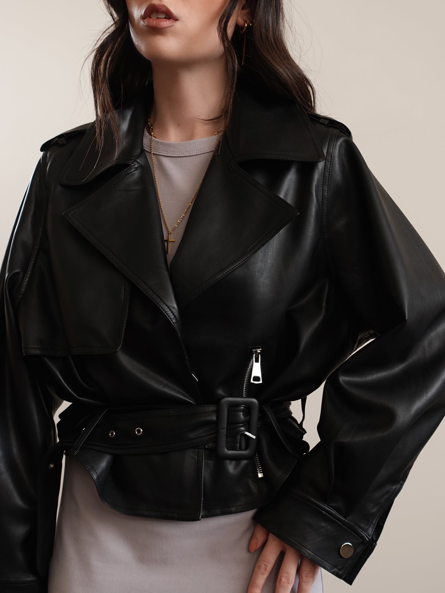 CHIODO IN ECOPELLE CON CINTURA -  NERO 9325