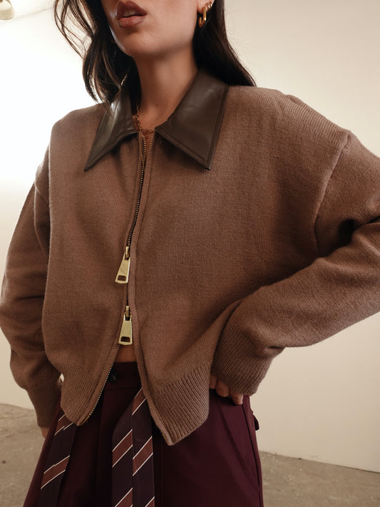 MAGLIONCINO CON ZIP E COLLETTO IN ECOPELLE - SABBIA 14569