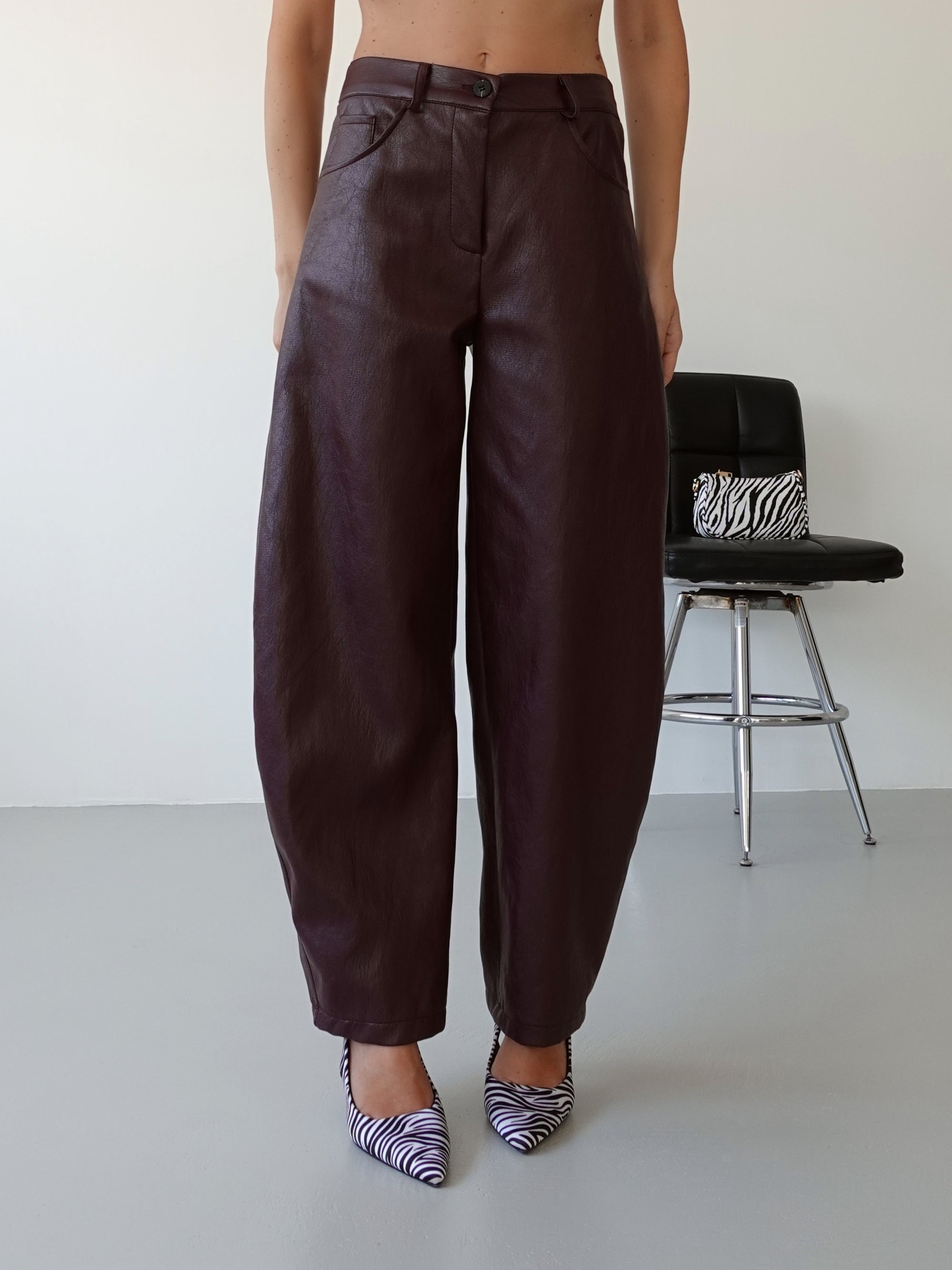 PANTALONI BALLOON IN ECOPELLE - WINE 26500