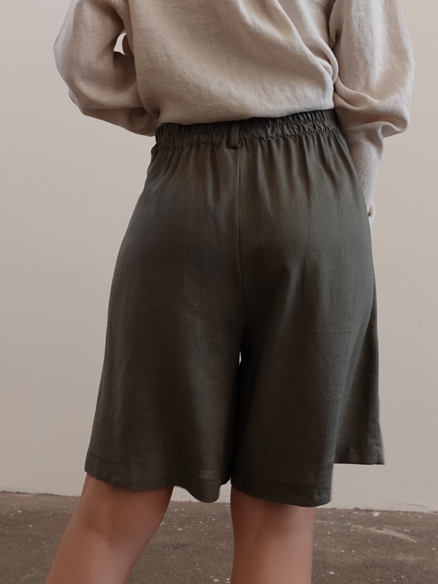 BERMUDA IN LINO & VISCOSA - VERDE 19052