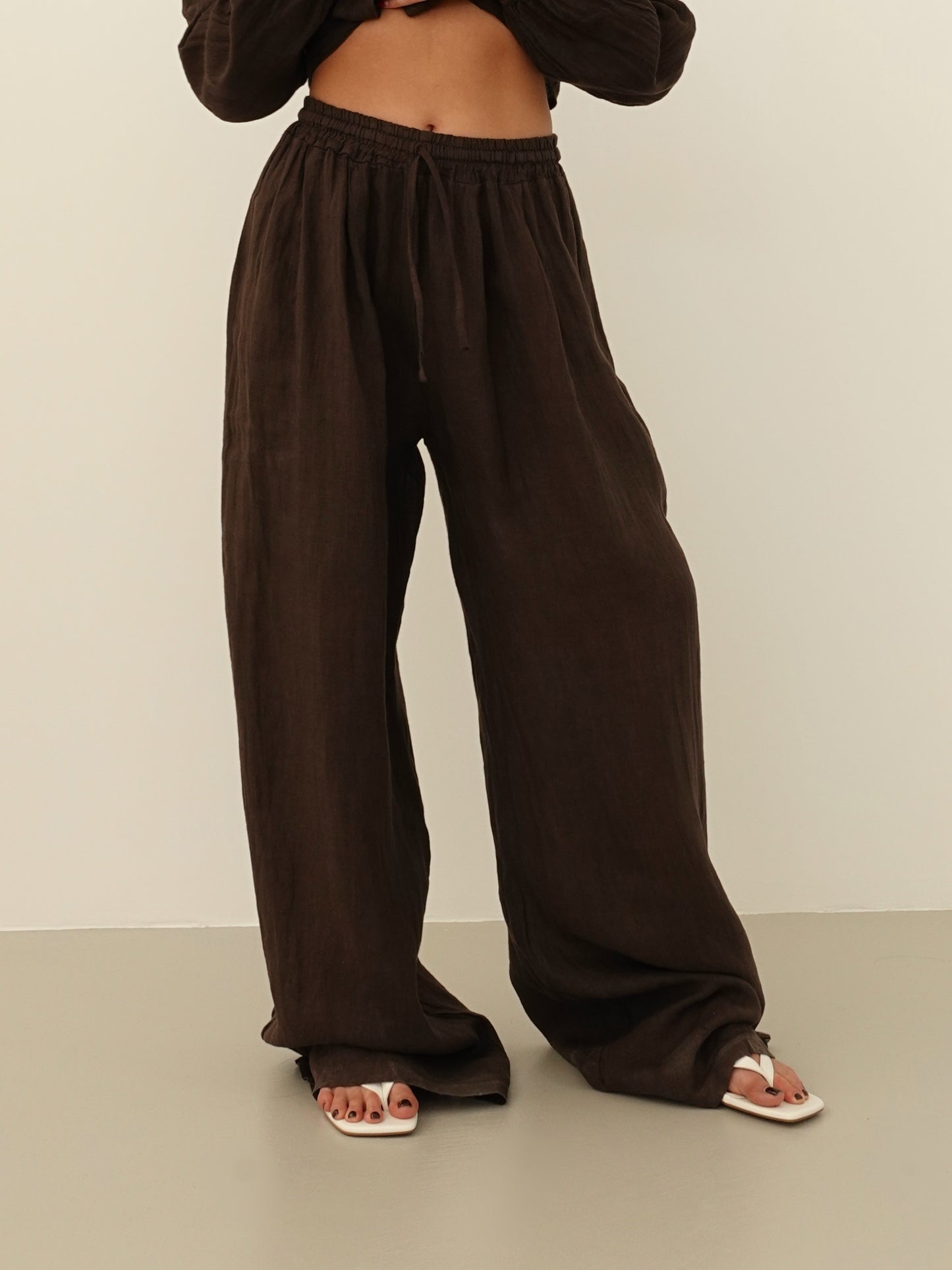 PANTALONI GAMBA AMPIA CON LACCETTI IN 100% LINO - CIOCCOLATO 6978