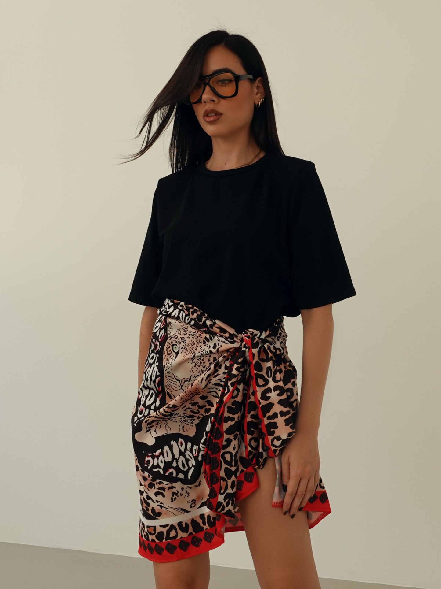 T-SHIRT BASIC CON SPALLINE - NERO 93755