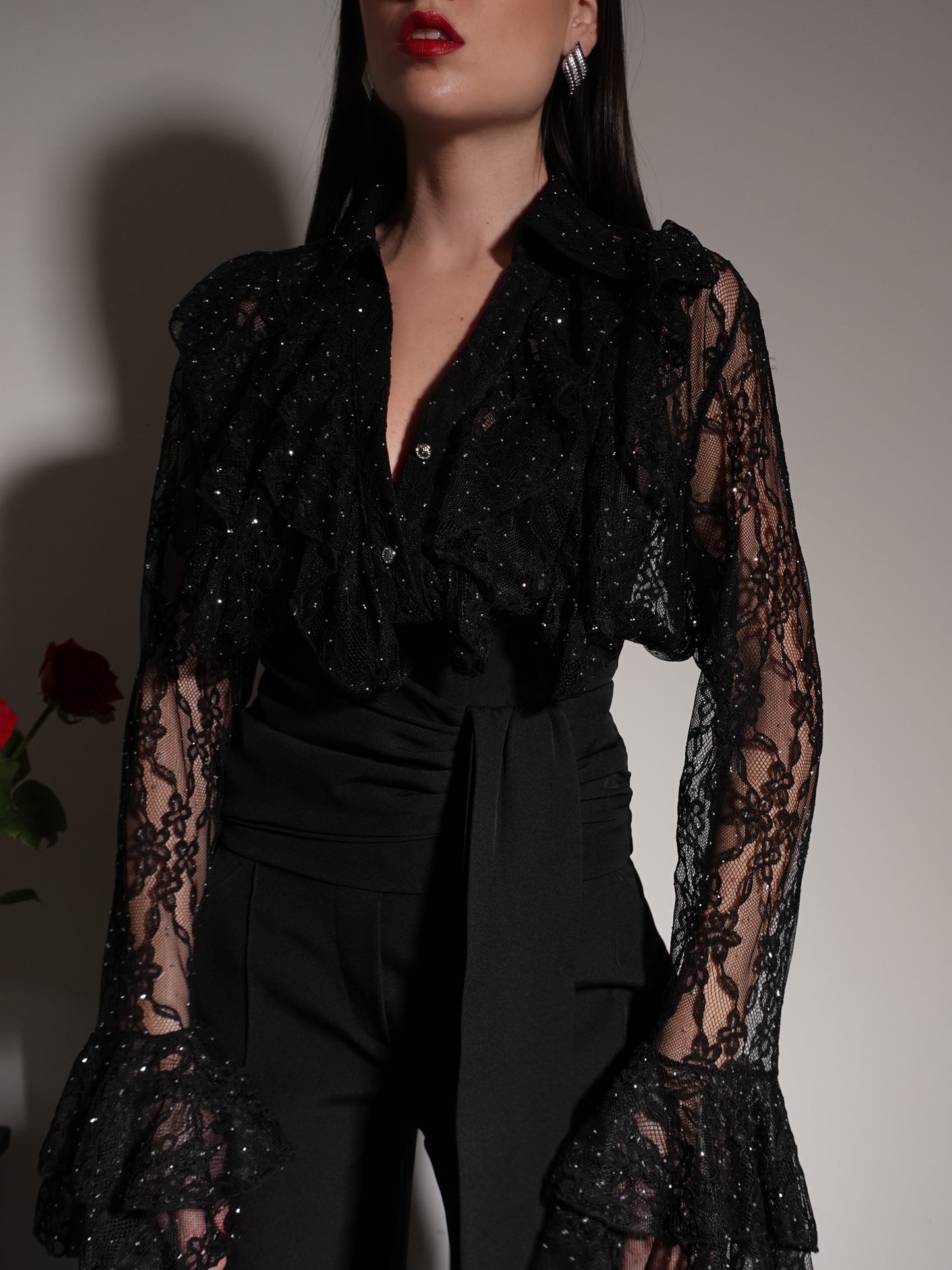 BLUSA IN PIZZO CON STRASS - NERO C160