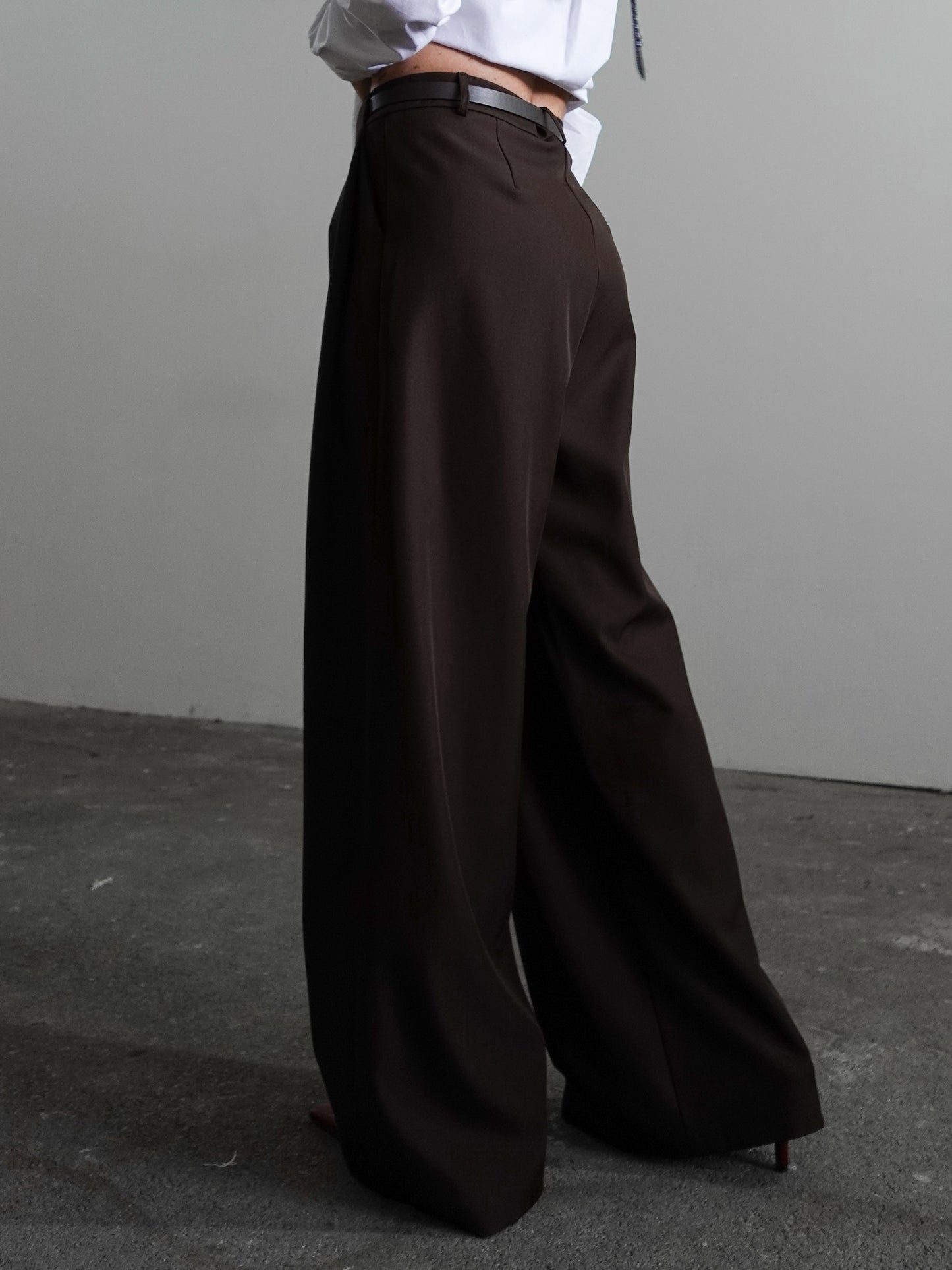 PANTALONI PALAZZO CON CINTURA - MARRONE 773