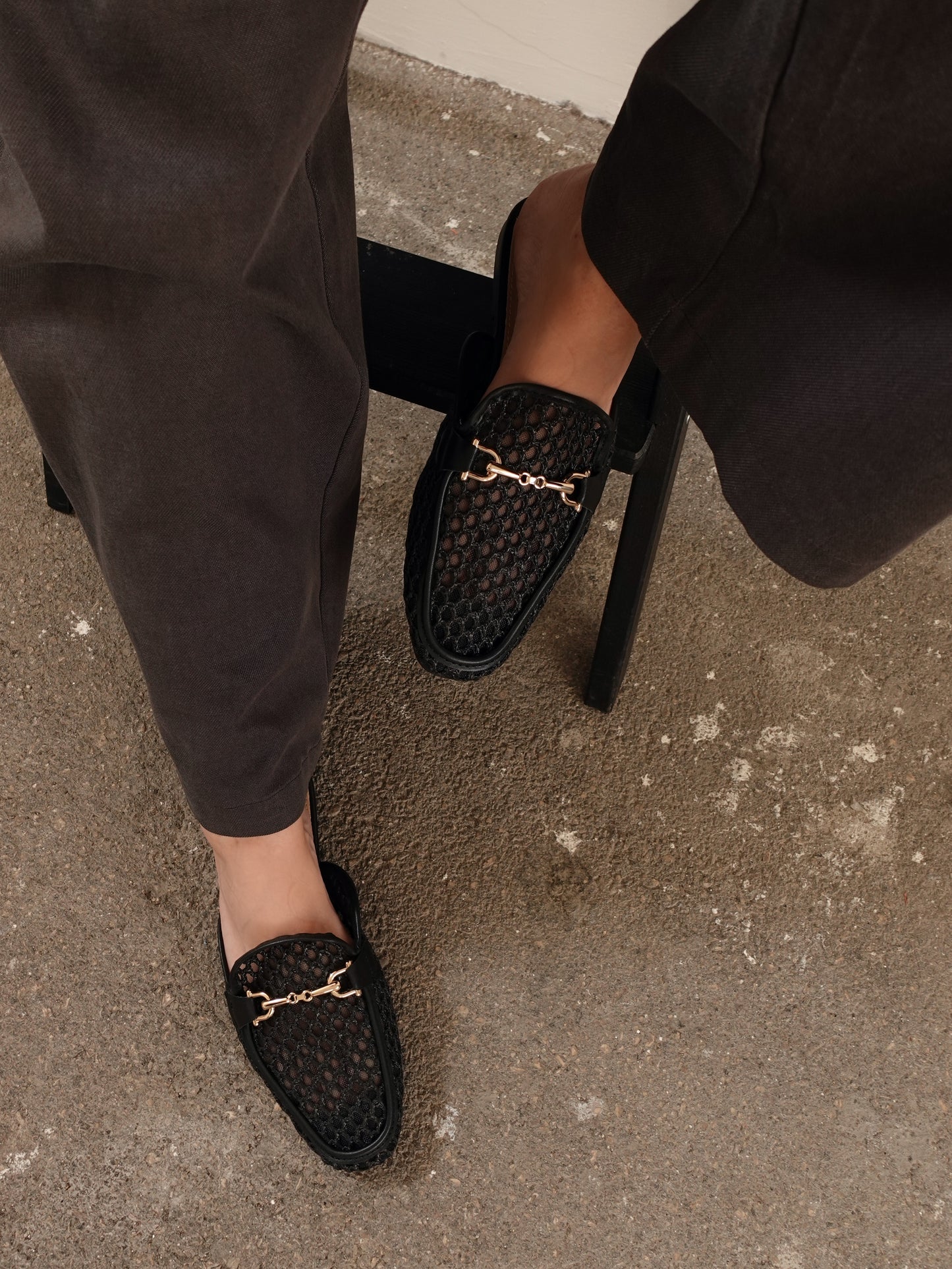 SLIPPERS IN RAFIA - NERO RY56