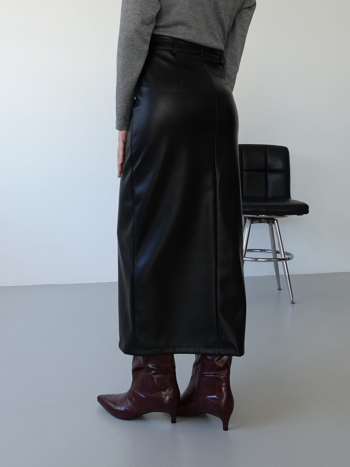 GONNA LONGUETTE IN ECOPELLE CON CINTURA - NERO 8382
