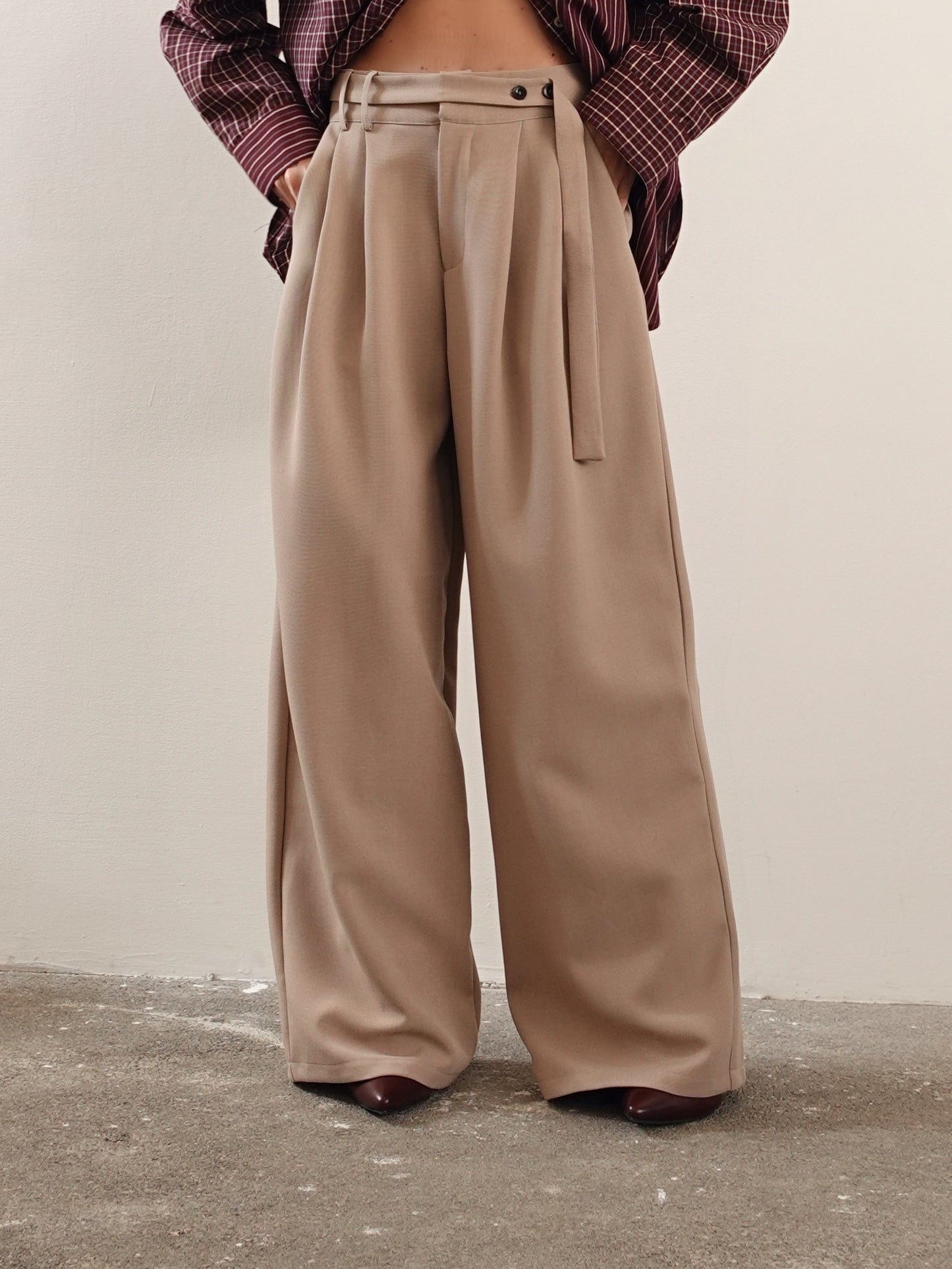 PANTALONI A PALAZZO CON CINTURA - SABBIA 8496