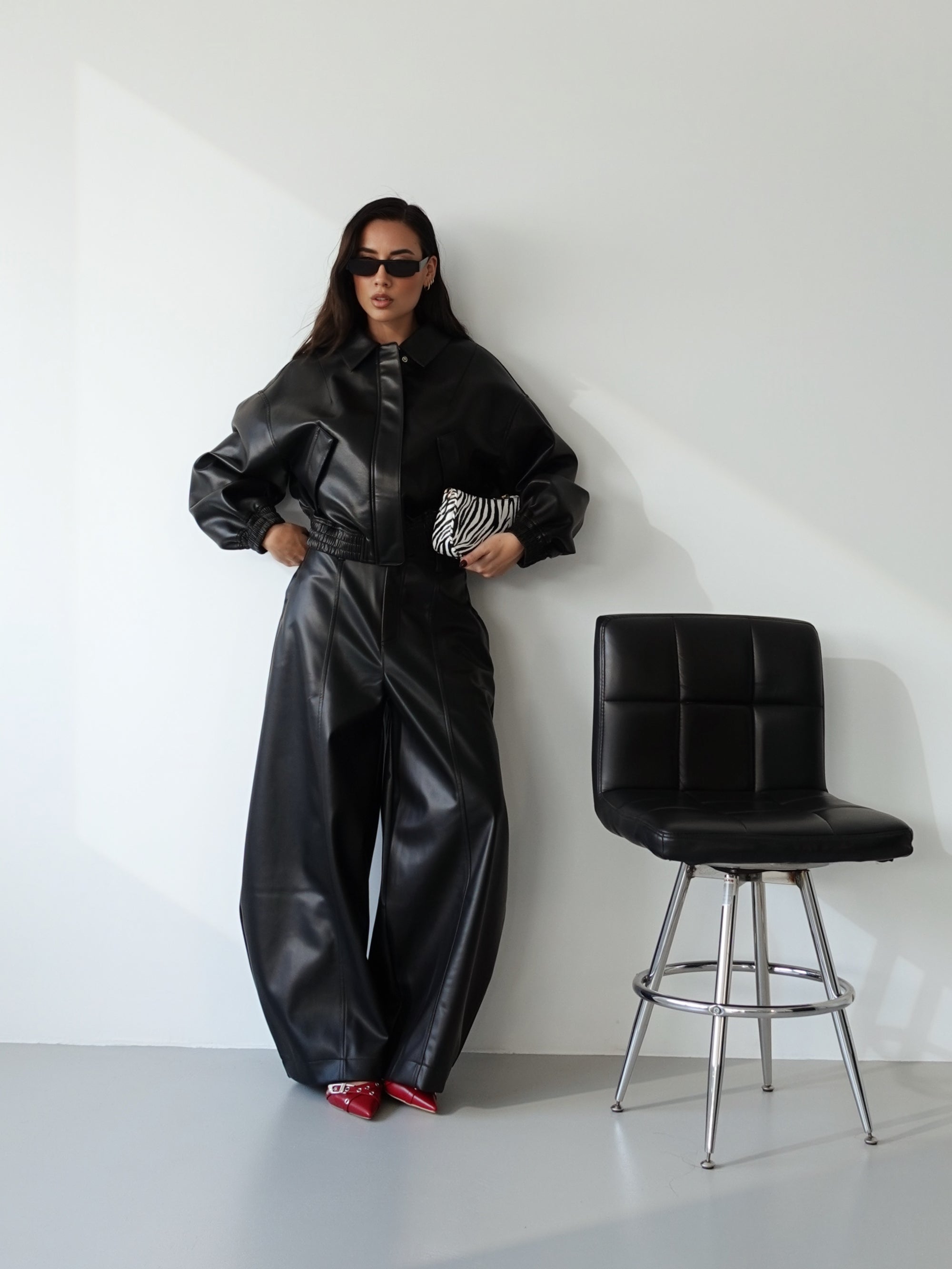 PANTALONI BALLOON IN ECOPELLE H143 - NERO 8938