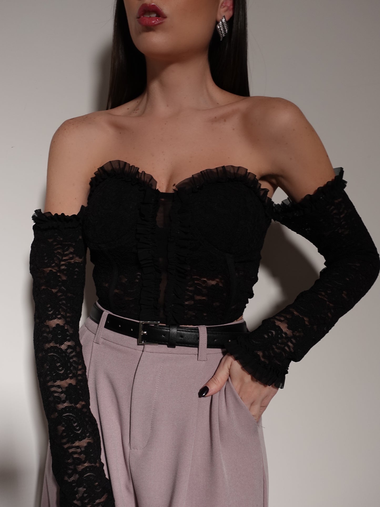 BUSTIER IN PIZZO CON SCOLLO A BARCA - NERO 8694