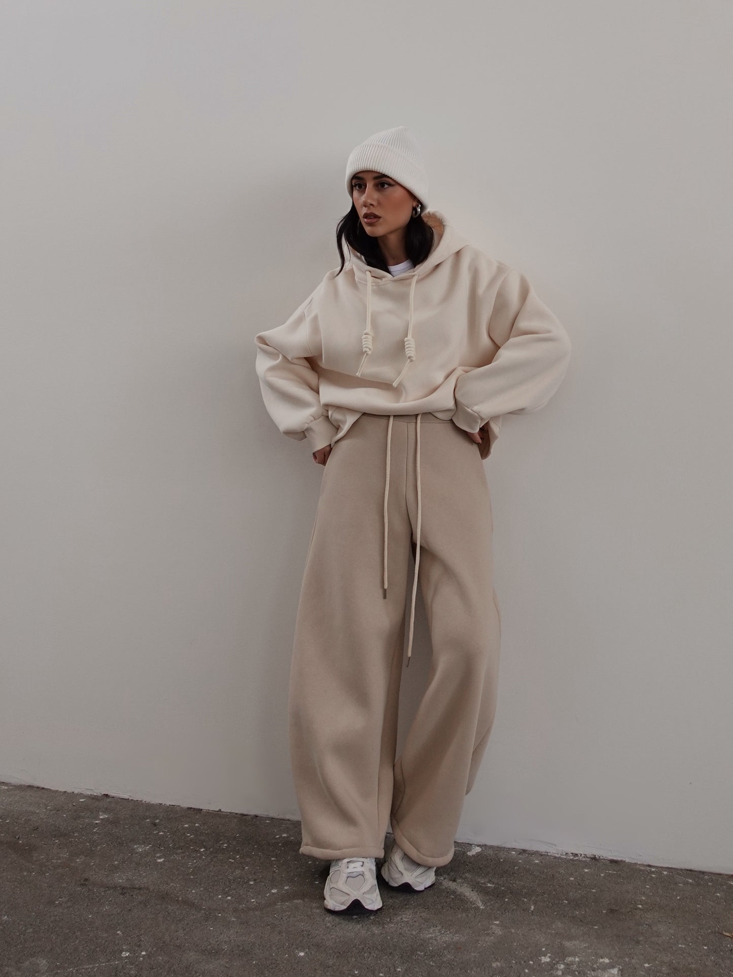 FELPA PHOENIX CON CAPPUCCIO - BURRO 3703