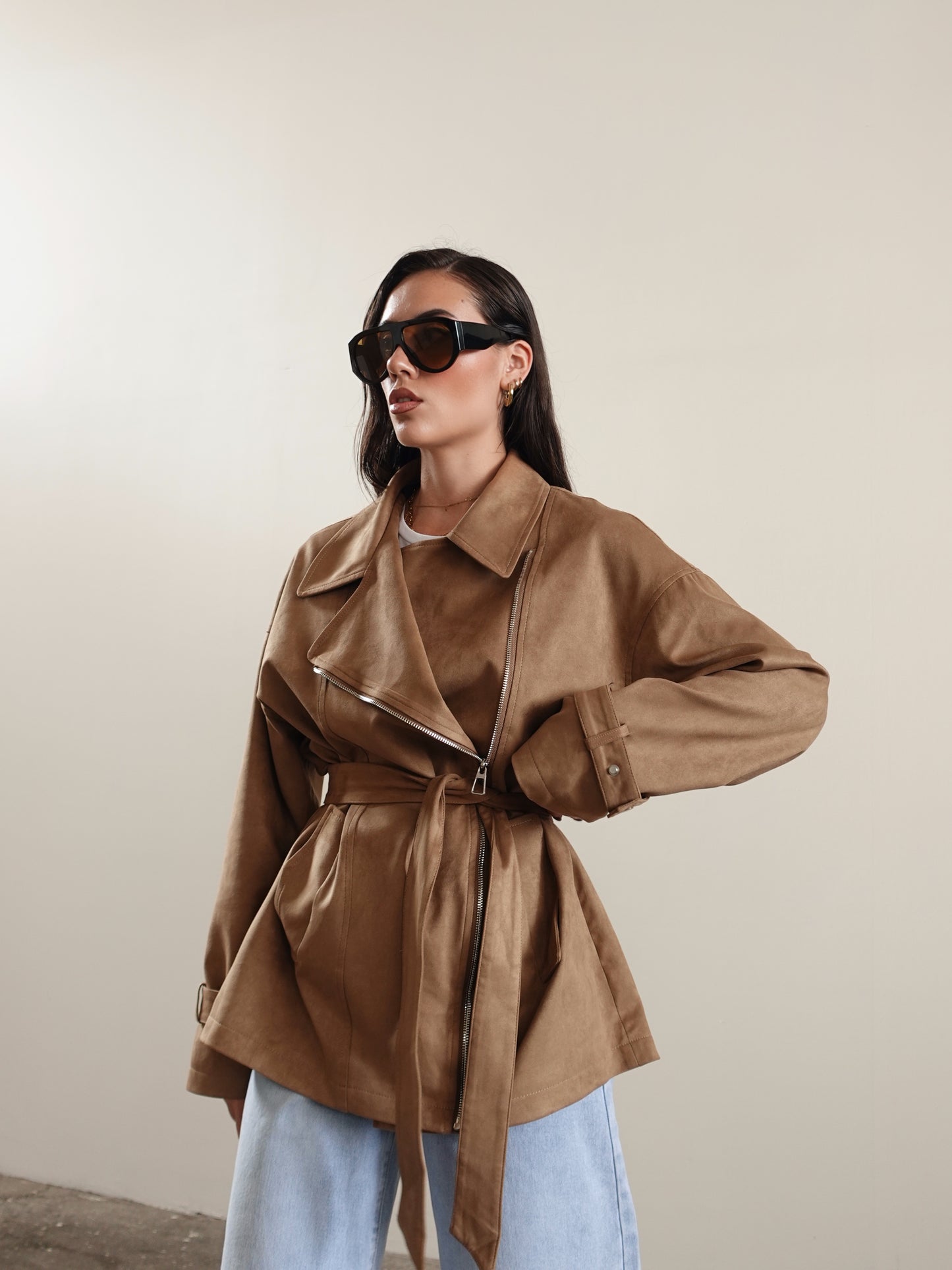 GIACCA SCAMOSCIATA CON CINTURA - CAMEL 160391