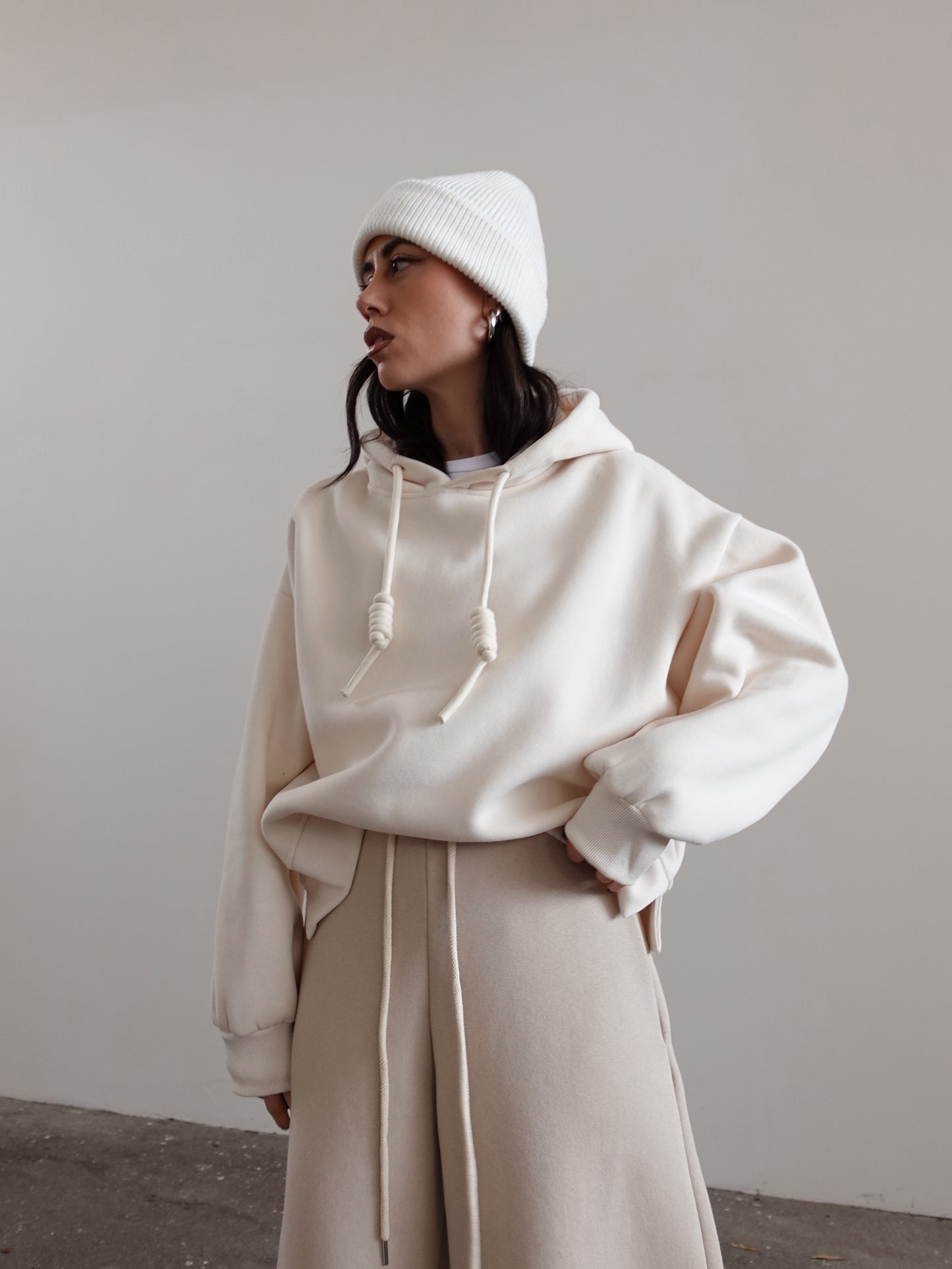 FELPA PHOENIX CON CAPPUCCIO - BURRO 3703