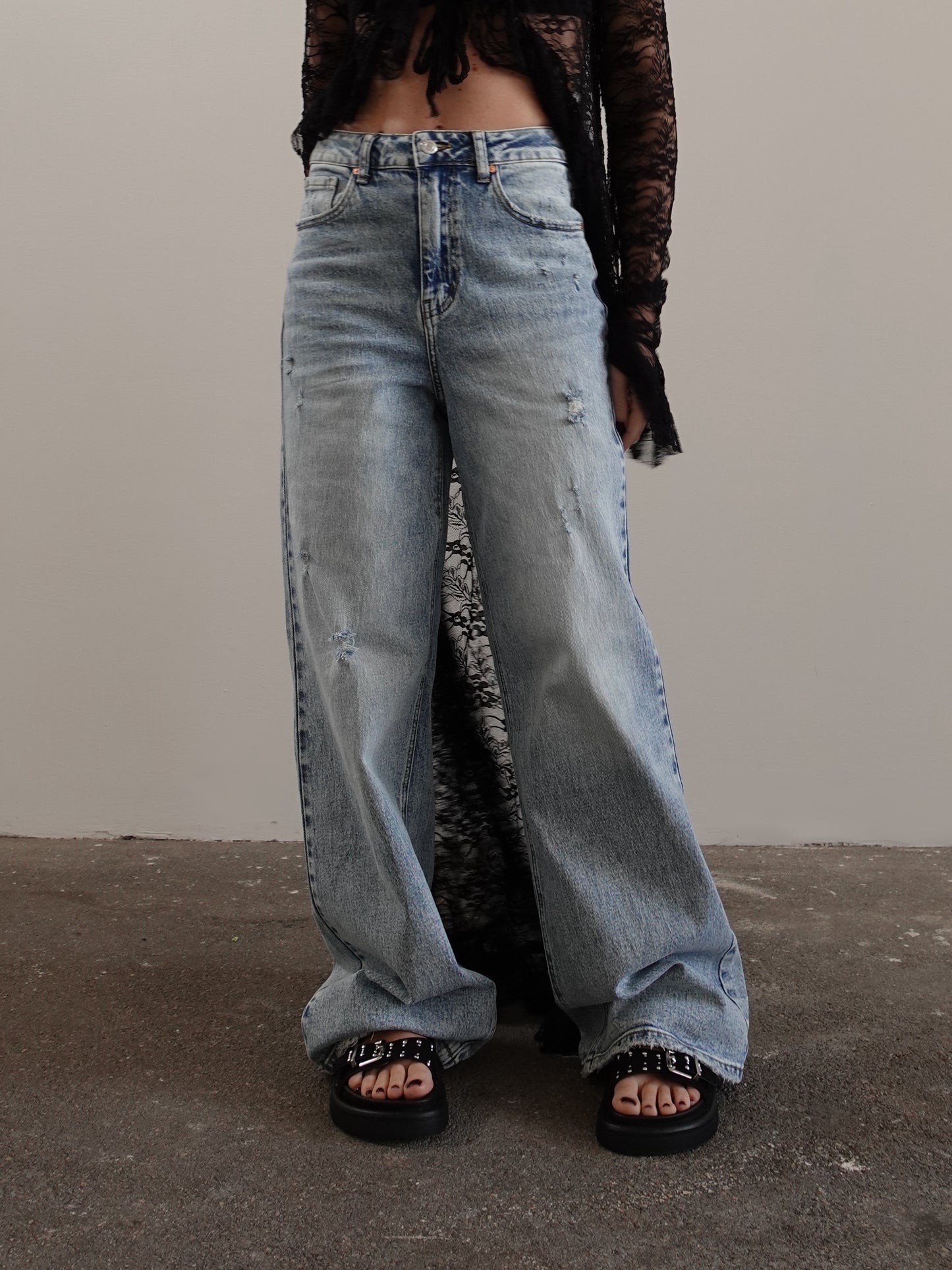 JEANS WIDE LEG CON ABRASIONI - DENIM CHIARO H3312