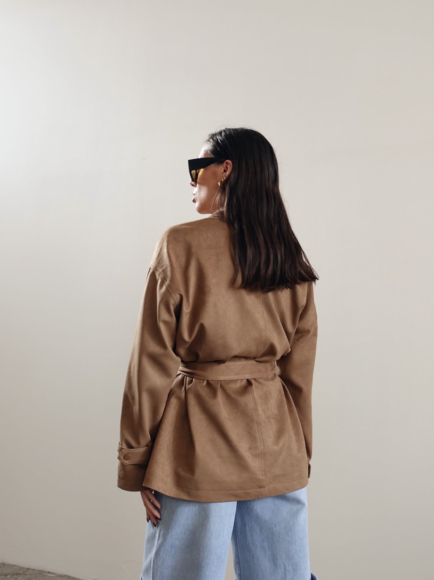 GIACCA SCAMOSCIATA CON CINTURA - CAMEL 160391